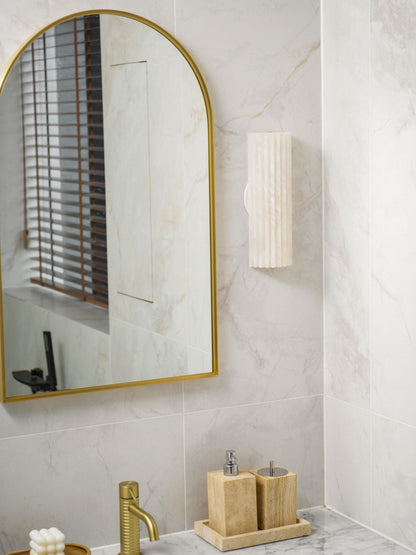 Alabaster Wall Light - Elegant Design, Adjustable Brightness