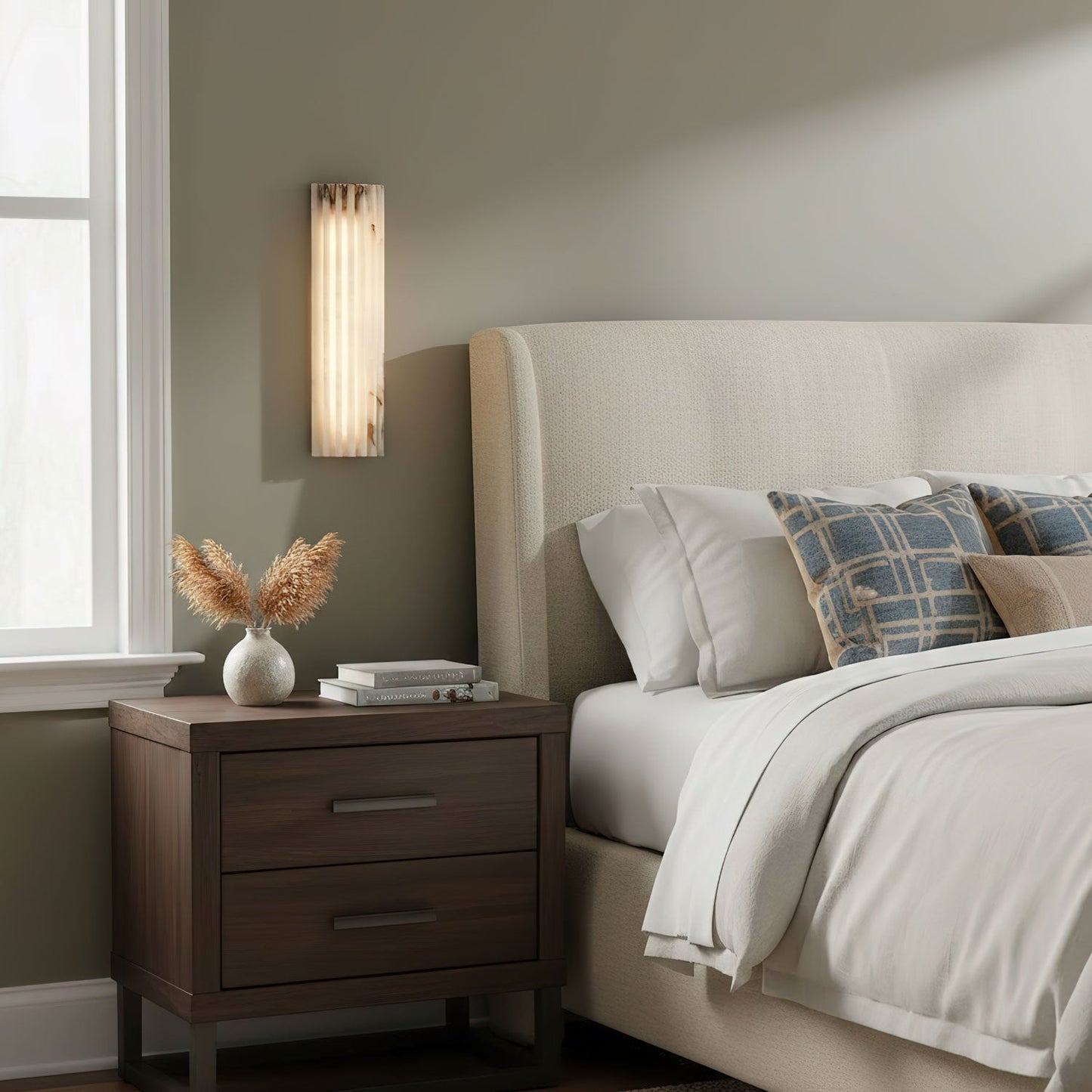 Alabaster Wall Light - Elegant Design, Adjustable Brightness