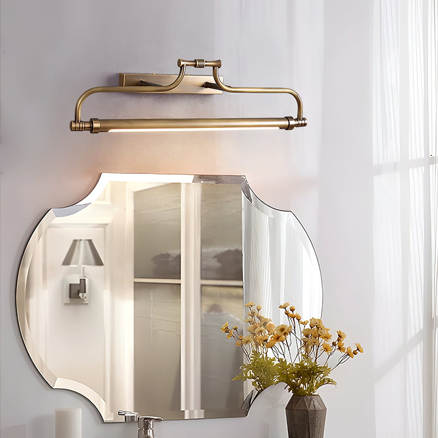 Arclore Gallery Vanity Wall Light - Adjustable Brightness & Elegant De