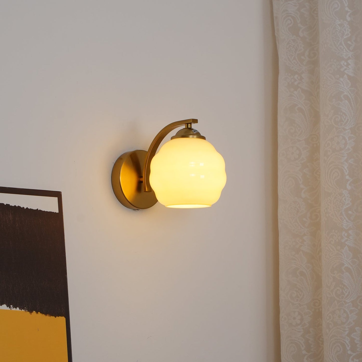 Art Deco Plug-in Wall Lamp with Adjustable Brightness & Modern Design