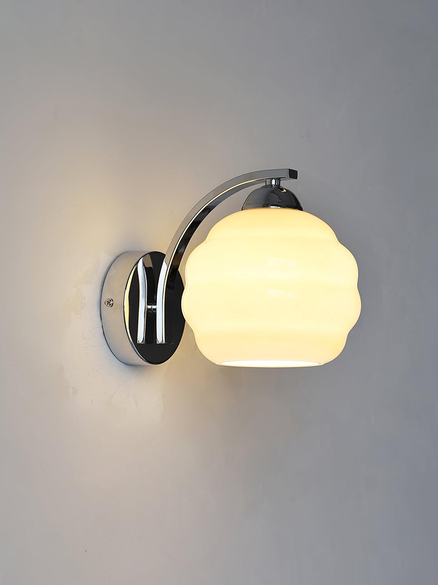 Art Deco Plug-in Wall Lamp with Adjustable Brightness & Modern Design