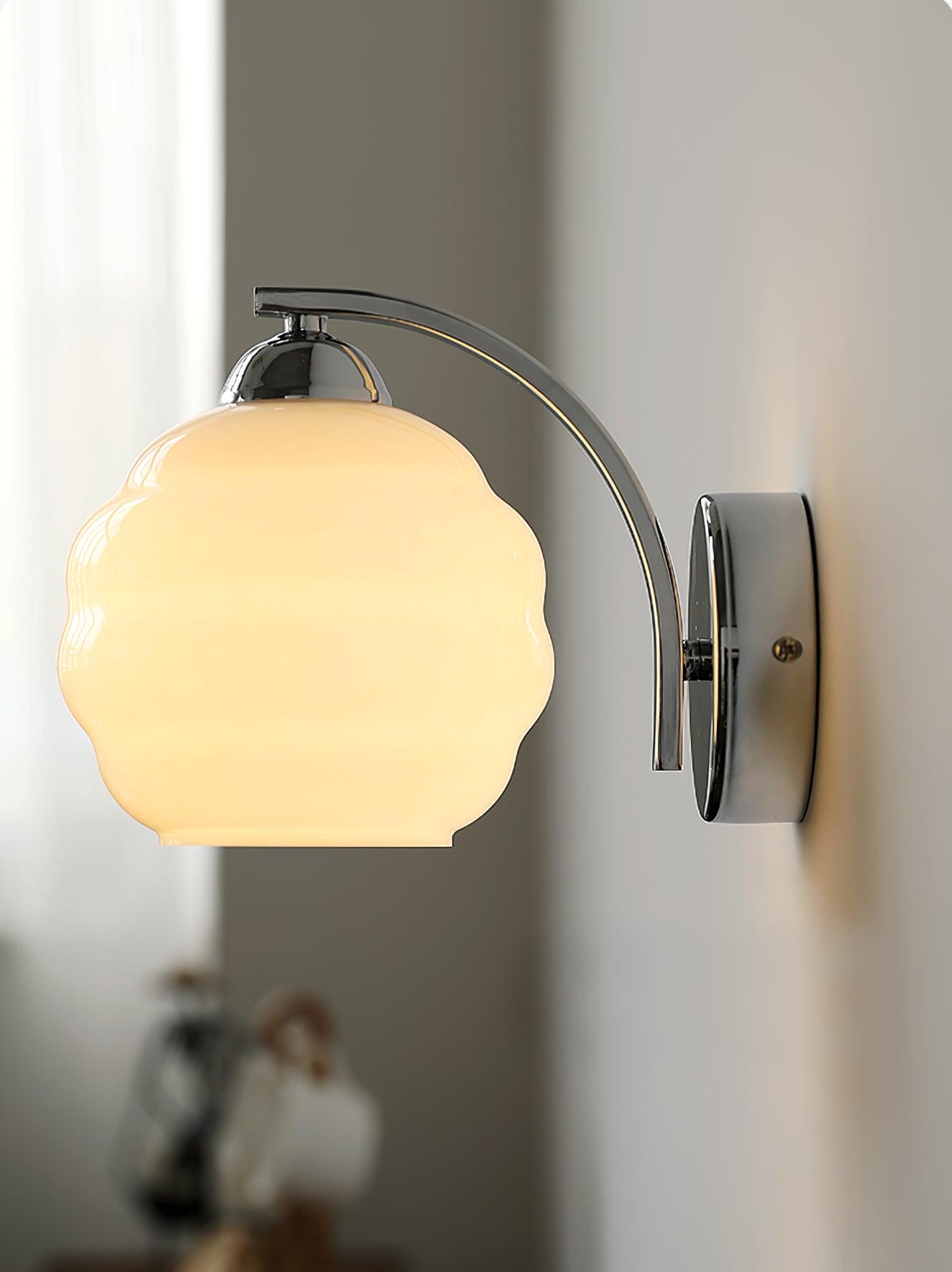 Art Deco Vintage Wall Lamp with Adjustable Brightness and Elegant Desi