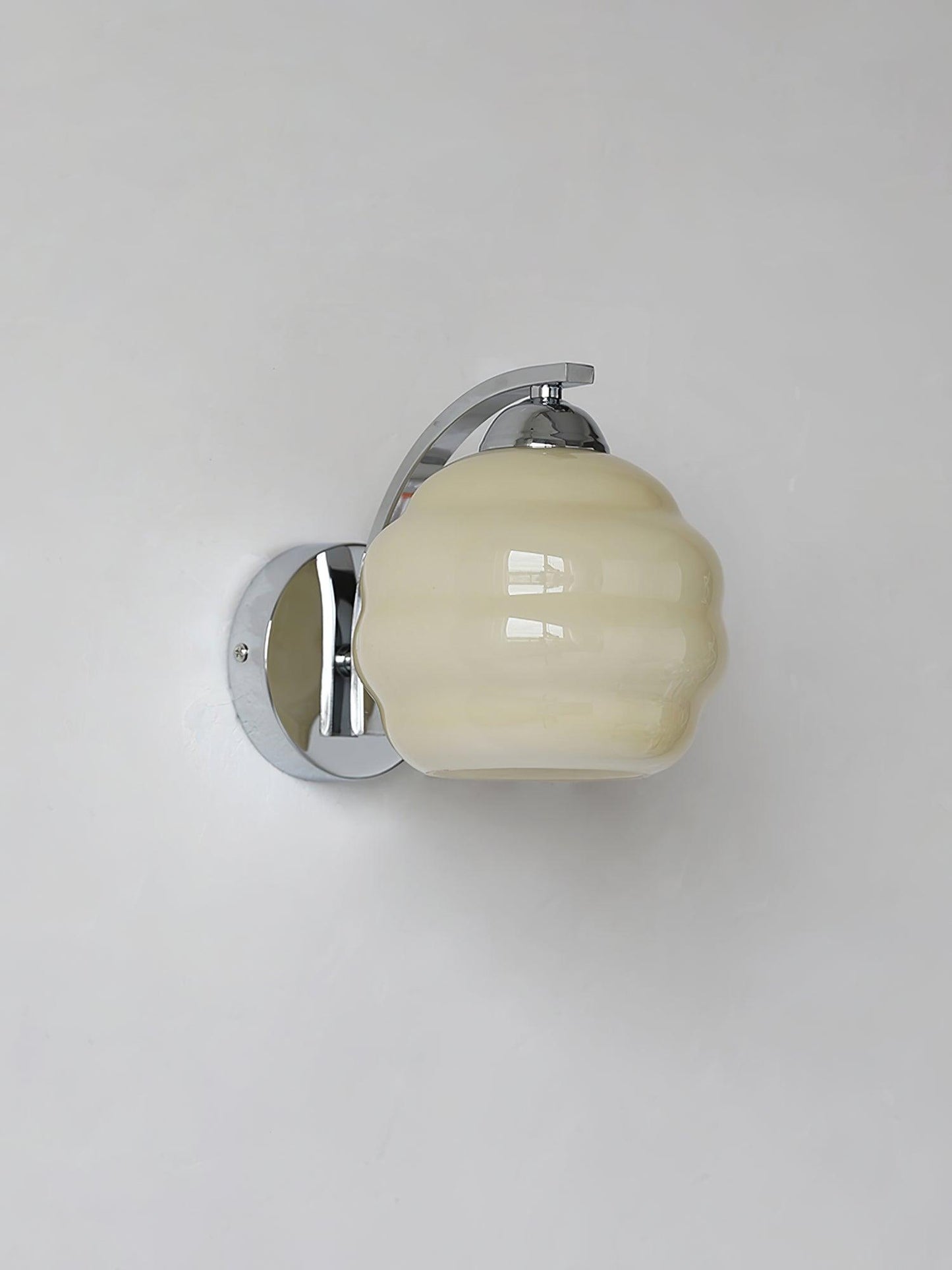 Art Deco Vintage Wall Lamp with Adjustable Brightness and Elegant Desi