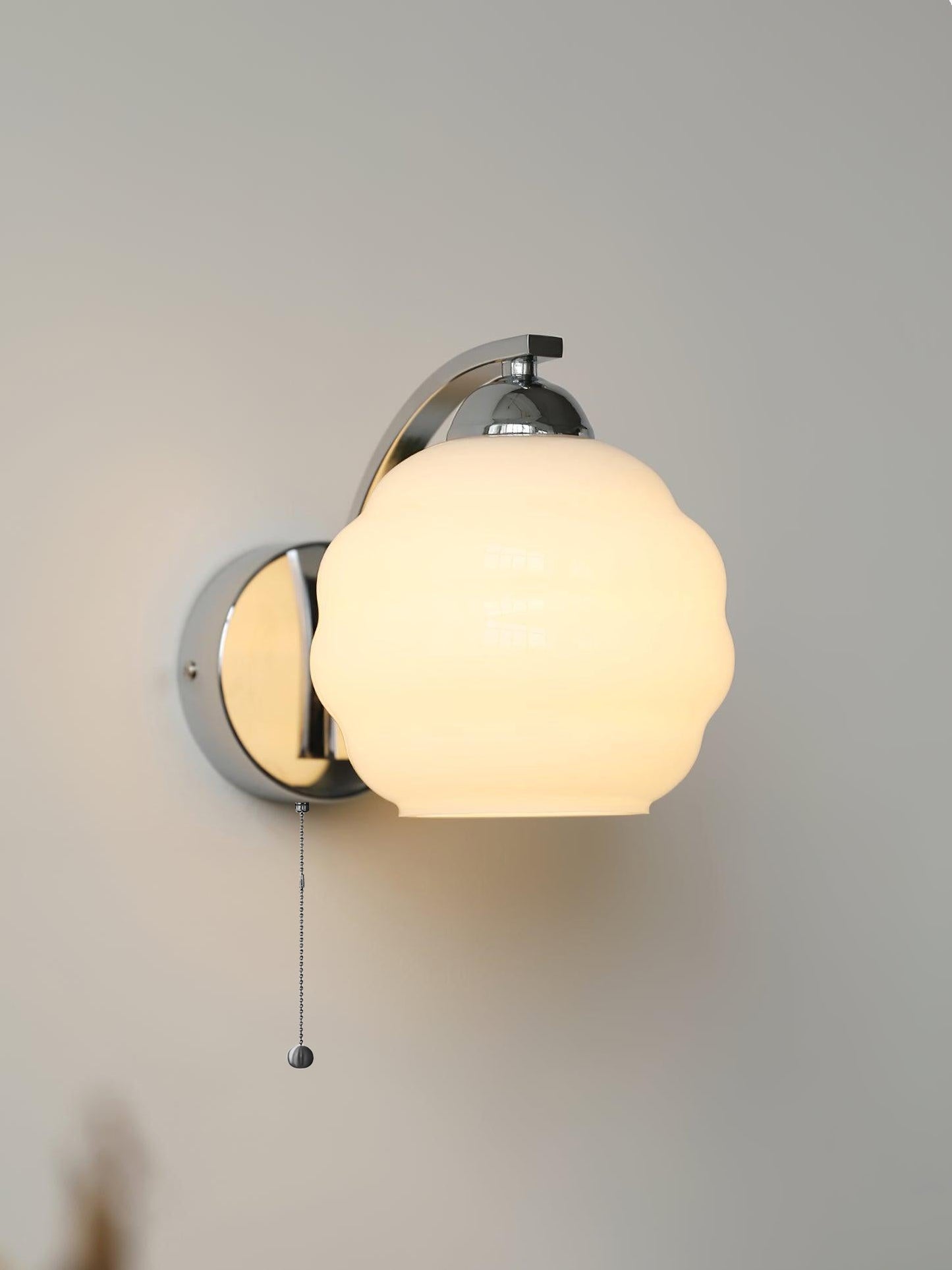 Gatsby Wall Lamp - Adjustable Brightness & Modern Design