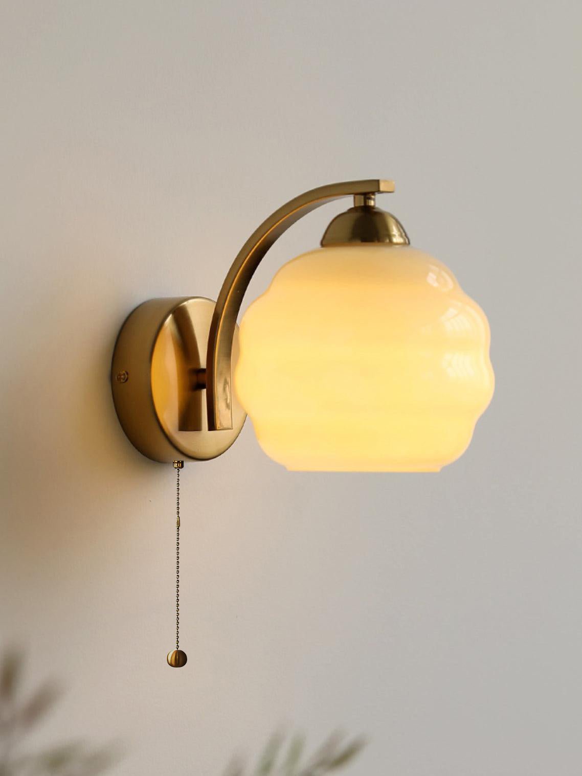 Gatsby Wall Lamp - Adjustable Brightness & Modern Design