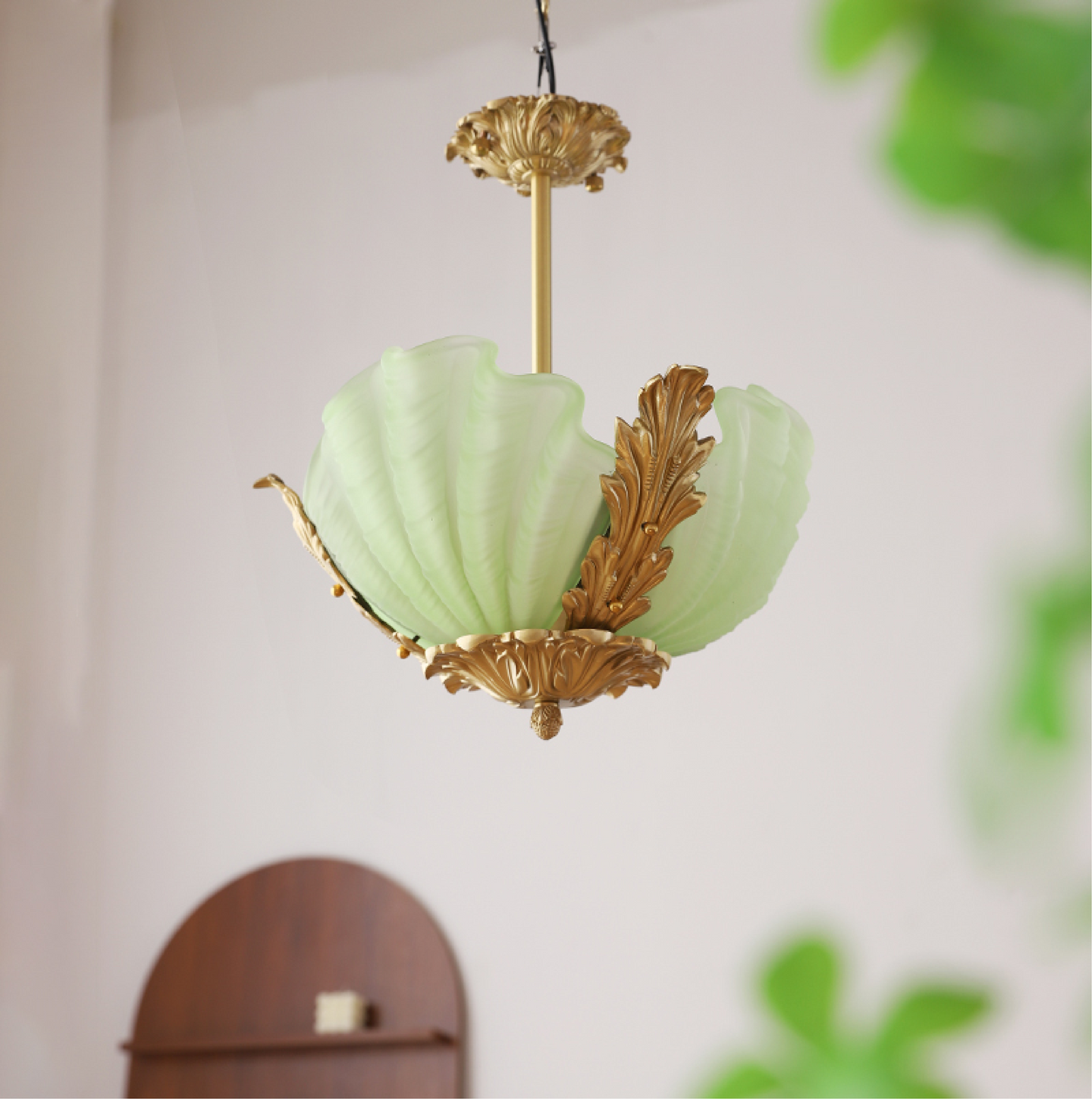 Aurelia Shell Chandelier - Elegant Design with Adjustable Height & LED