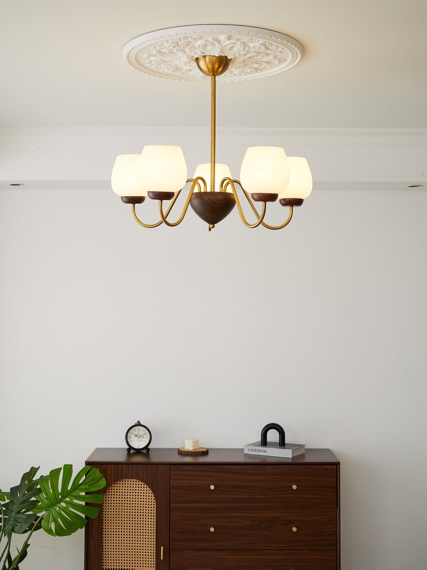 Aurorium Chandelier - Elegant Crystal Design with Adjustable Height