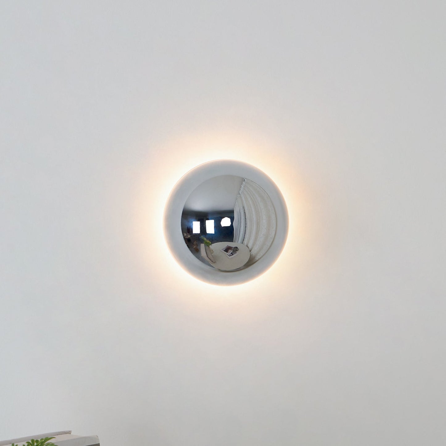 Aurum Sphere Wall Sconce - Elegant Design with Adjustable Brightness