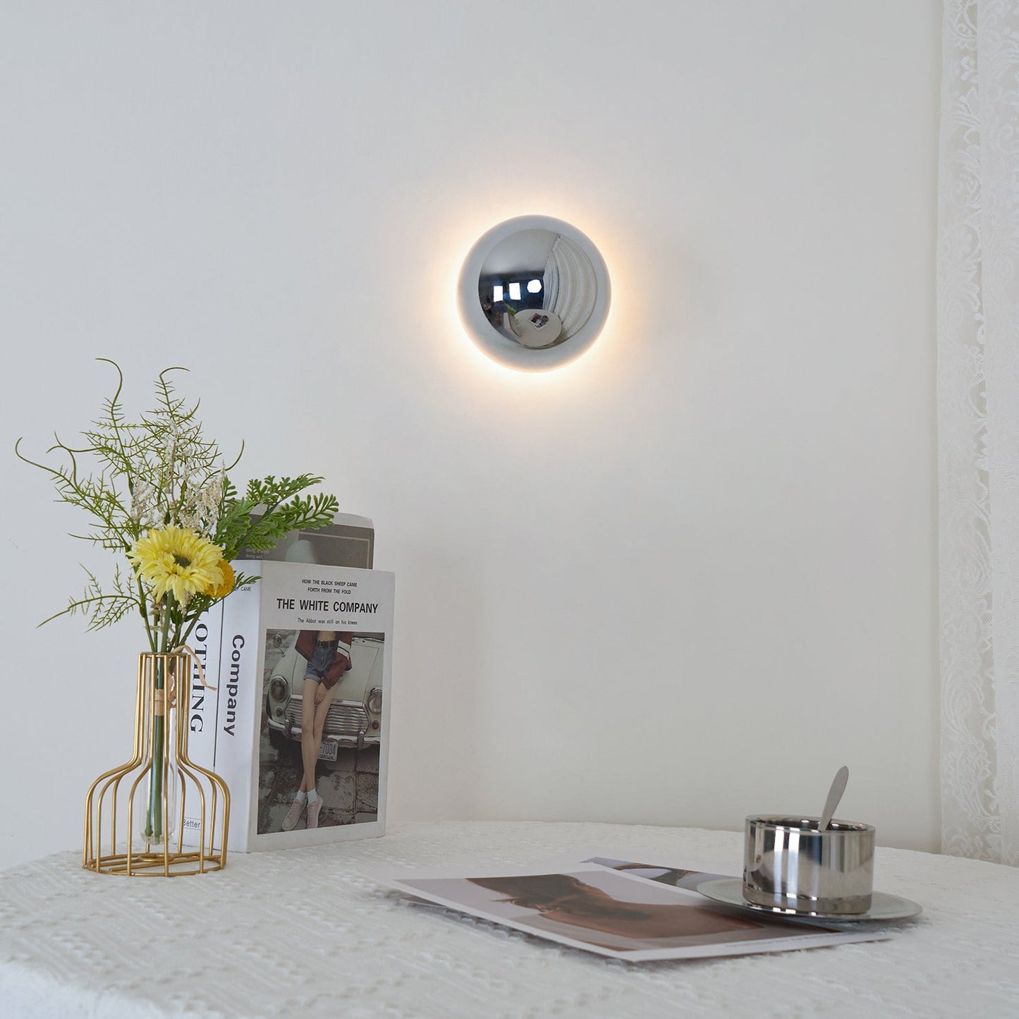 Aurum Sphere Wall Sconce - Elegant Design with Adjustable Brightness