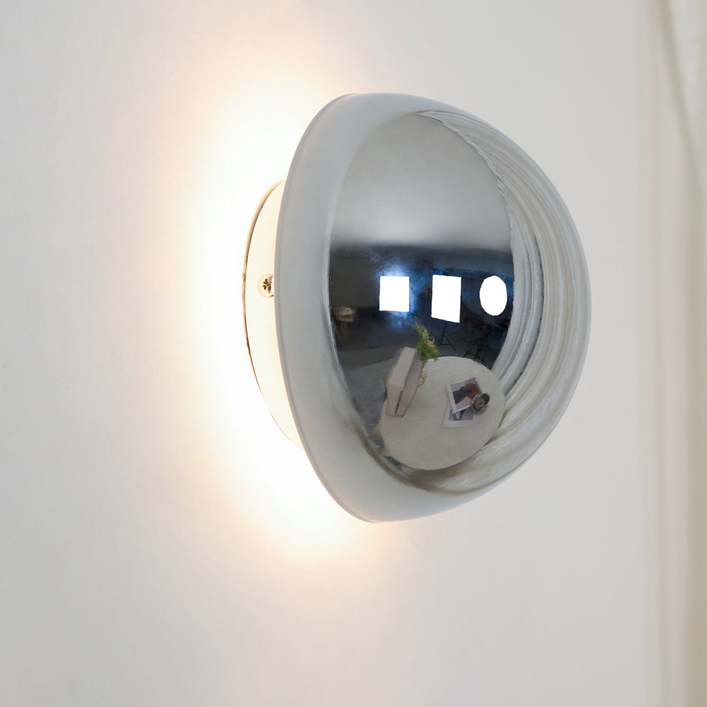 Aurum Sphere Wall Sconce - Elegant Design with Adjustable Brightness