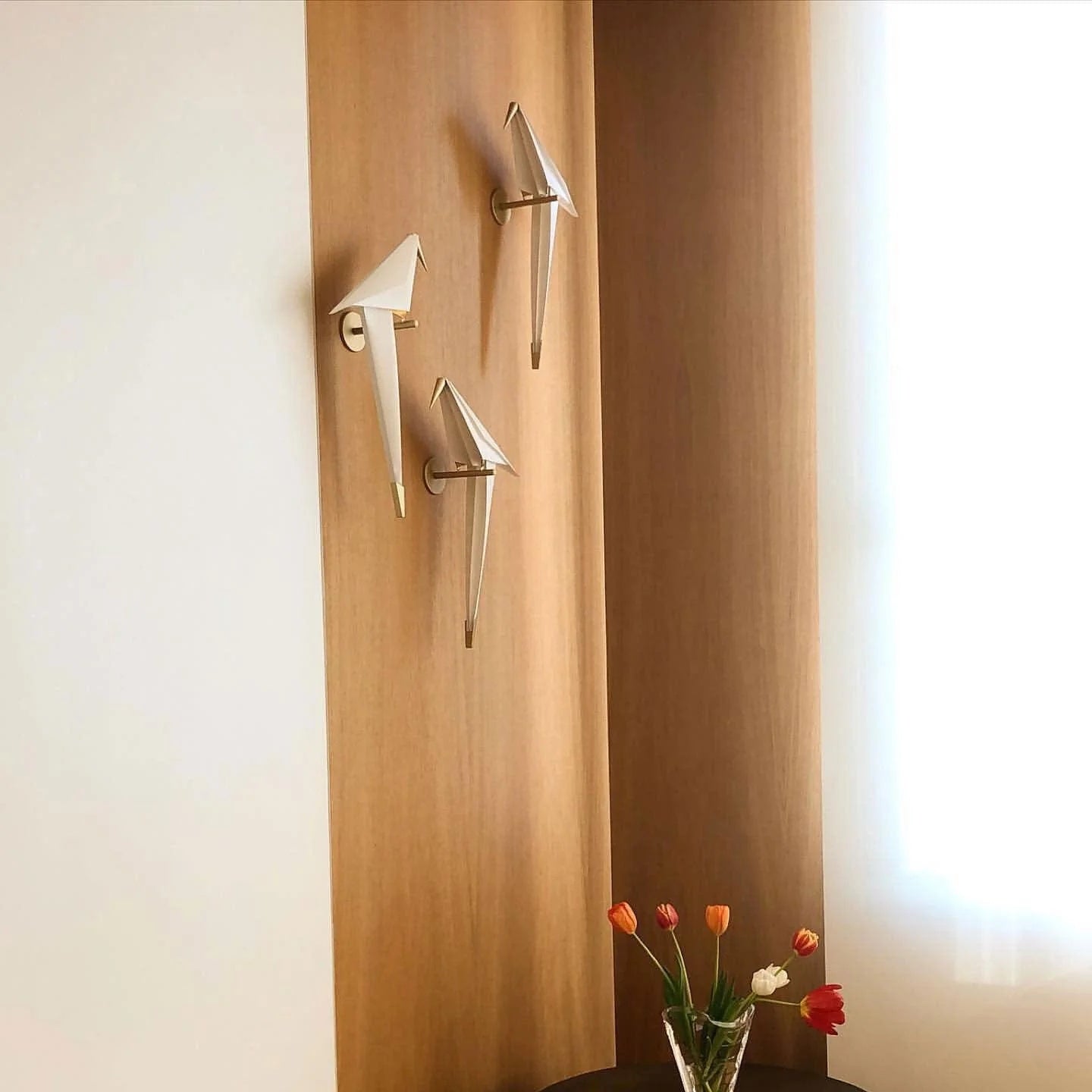 Avian Serenity Wall Lamp - Adjustable Brightness, Elegant Design