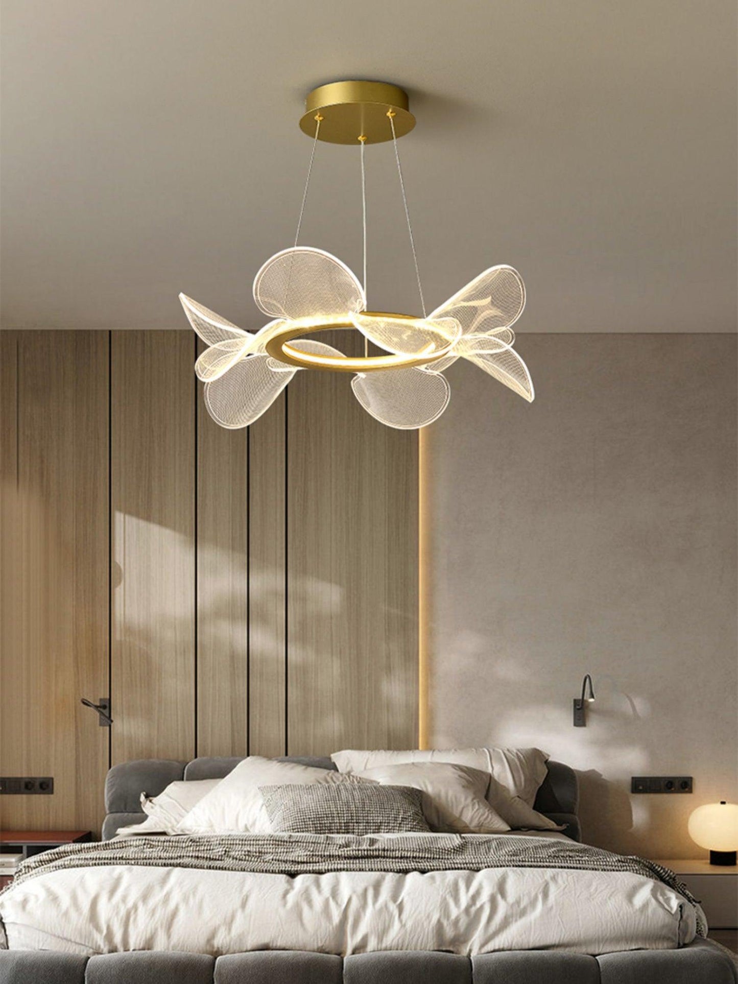Bain Flying Flowers Chandelier - Elegant Floral Design with Adjustable