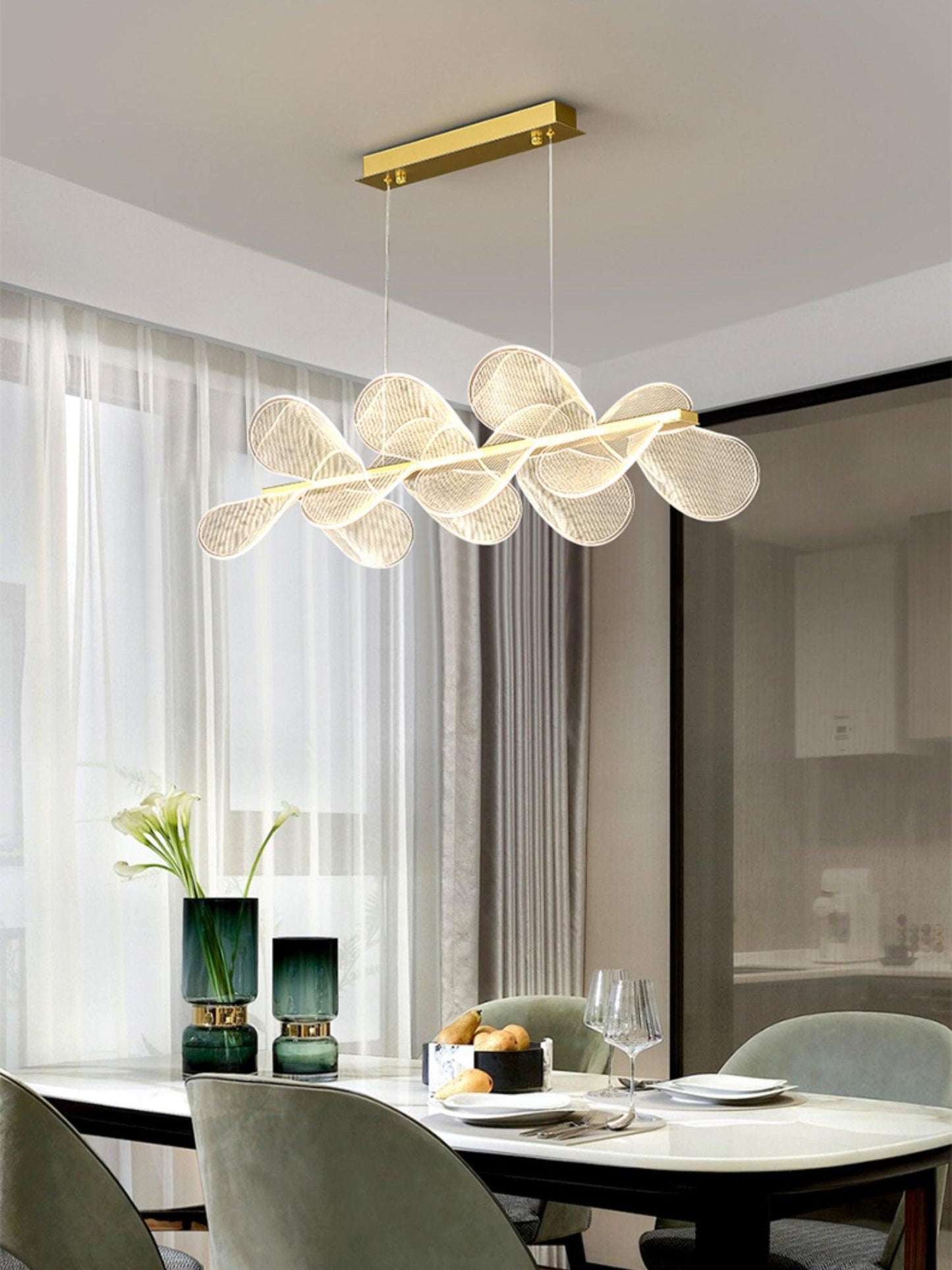 Bain Flying Flowers Chandelier - Elegant Floral Design with Adjustable