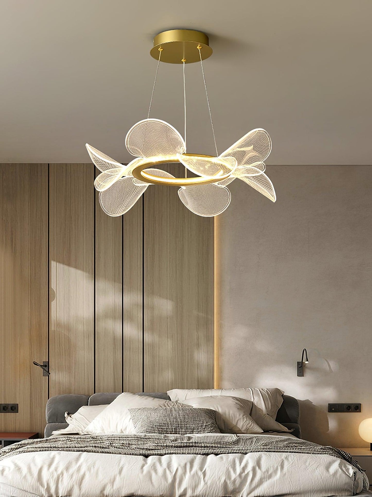 Bain Flying Flowers Chandelier - Elegant Floral Design with Adjustable
