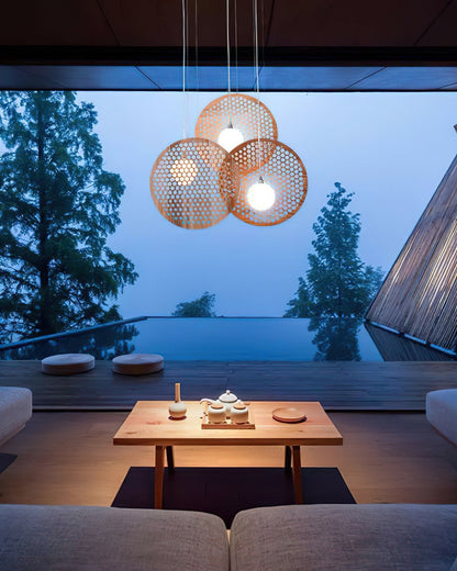 Elegant Bee Plate Chandelier - Adjustable Brightness & Energy Efficien