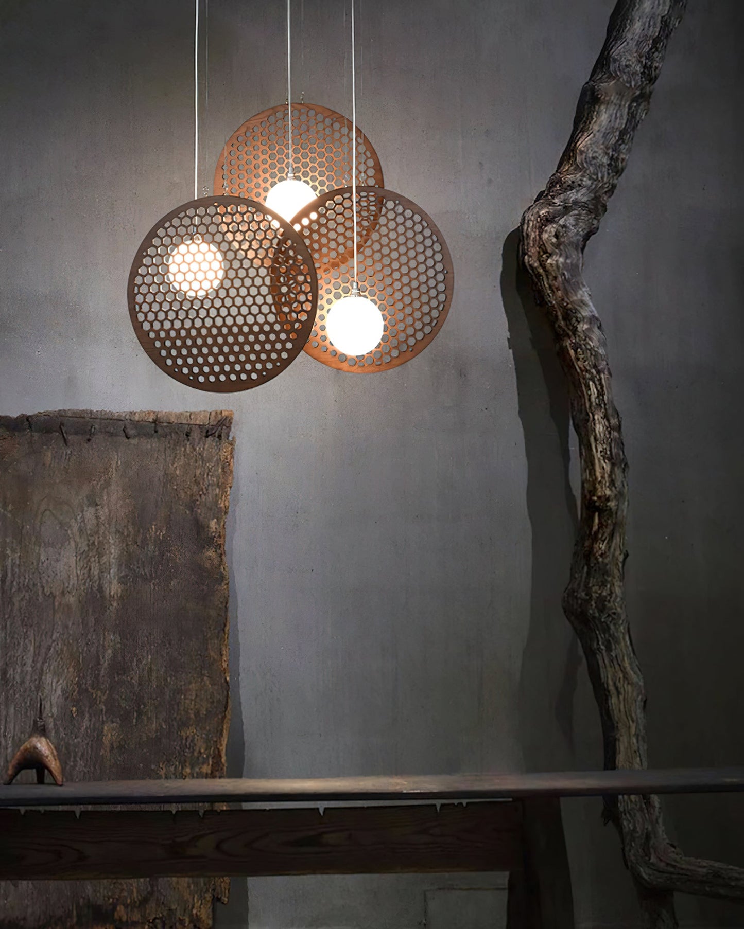 Elegant Bee Plate Chandelier - Adjustable Brightness & Energy Efficien