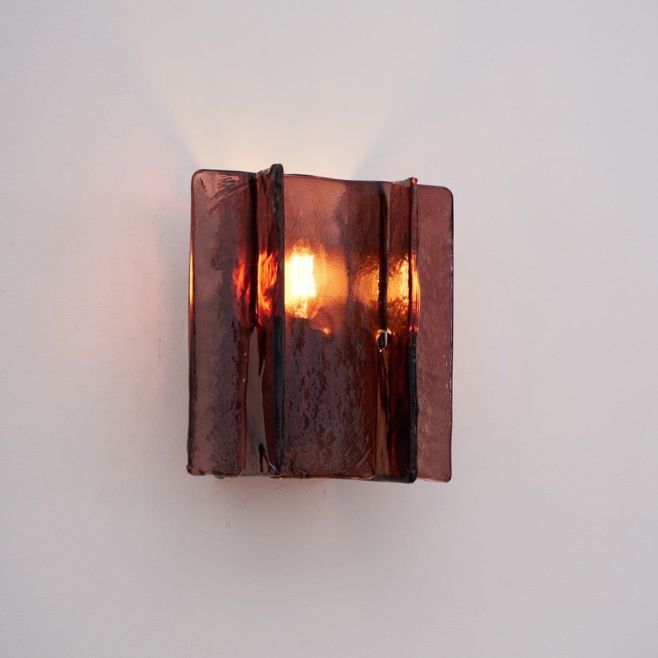Blason Wall Light - Adjustable LED, Modern Design for Indoor Spaces