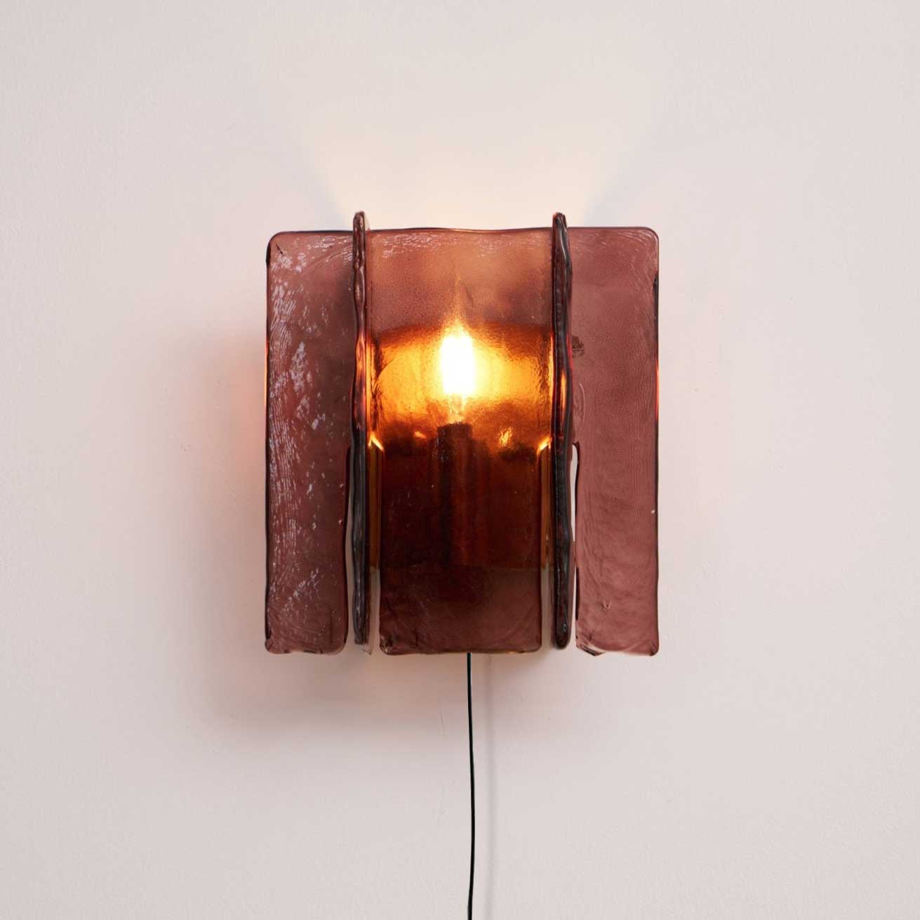 Blason Plug-in Wall Light with Adjustable Brightness and Modern Design