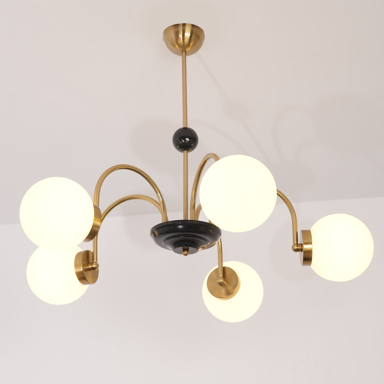 Yisu Modern Chandelier with Adjustable Height and Energy-Efficient LED