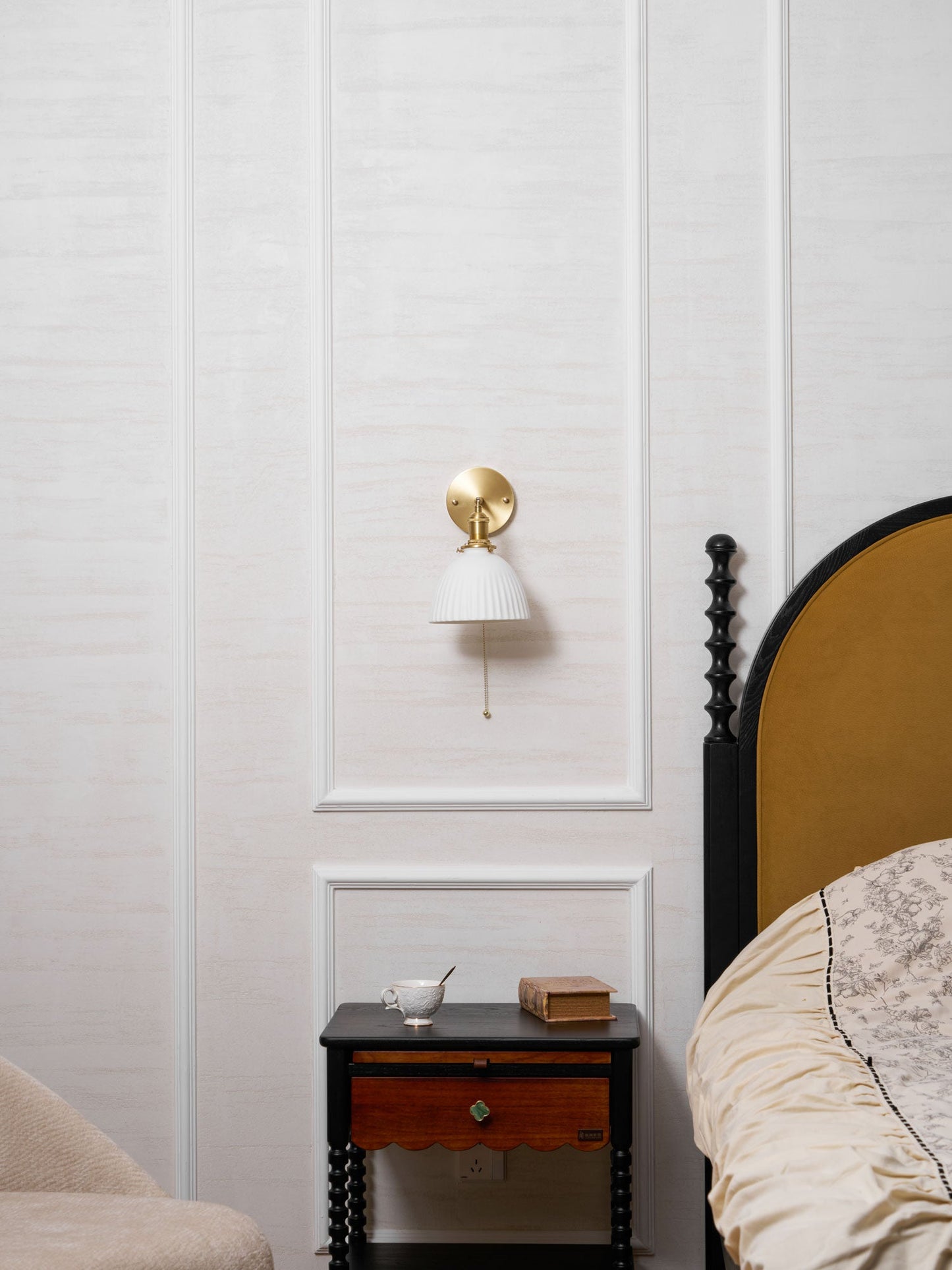 Brass Pleated Ceramic Wall Lamp - Elegant Design with Adjustable Light