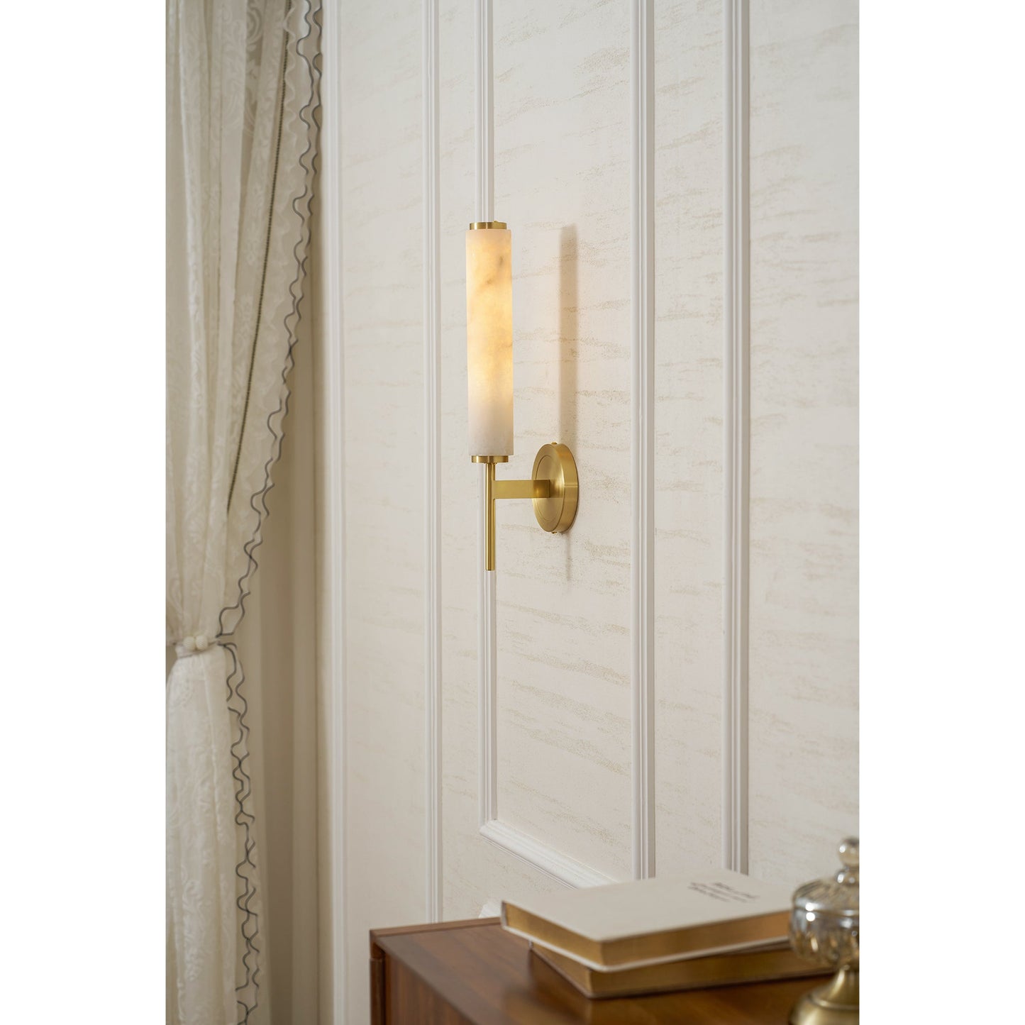 Brindisi Alabaster Wall Sconce - Elegant Lighting with Adjustable Brig