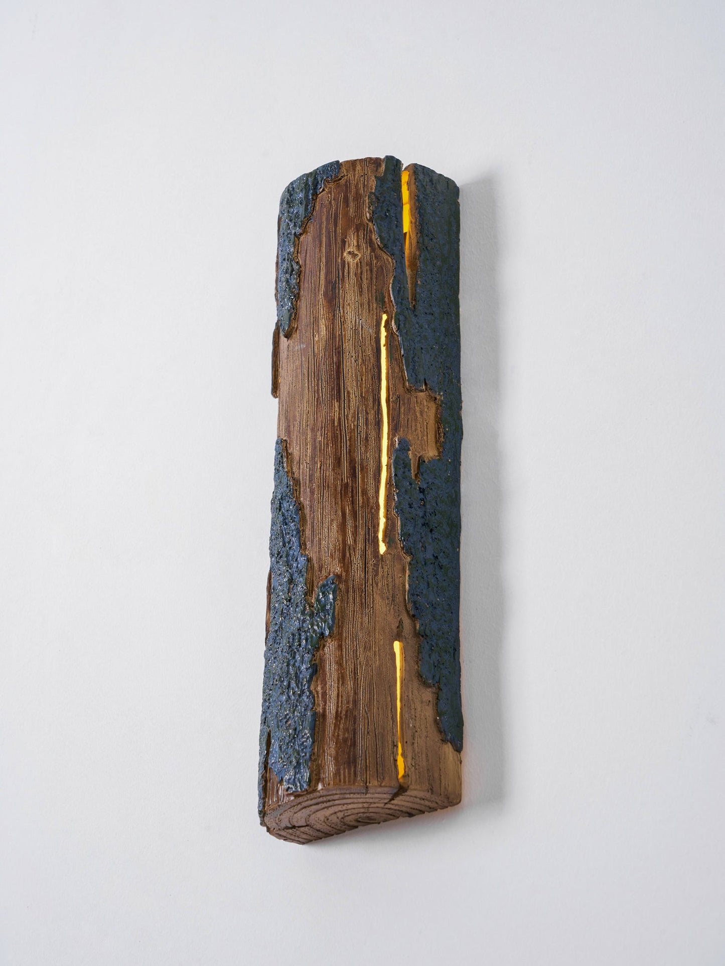 Broken Bark Wall Light - Outdoor Waterproof, Energy-Efficient LED Desi