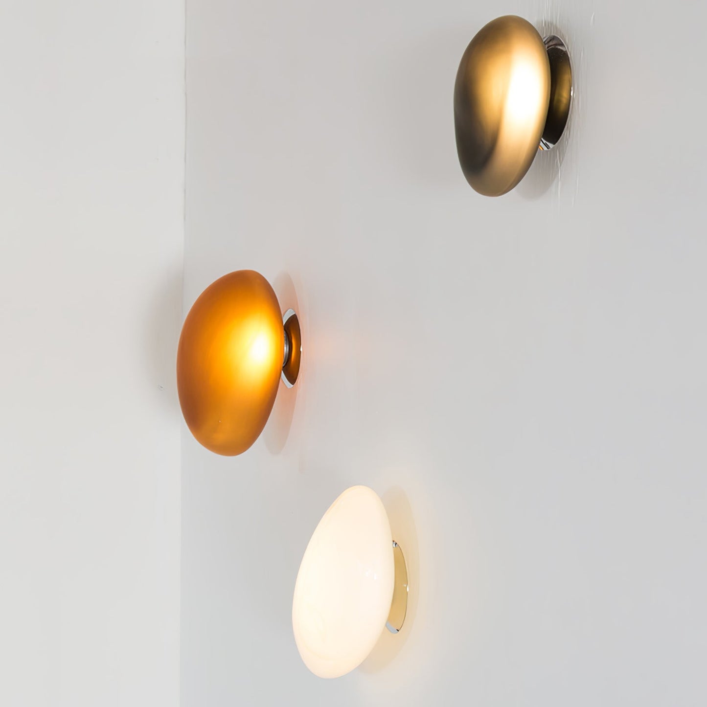 Elegant Bubble Glass Wall Lamp with Adjustable Brightness & Unique Des