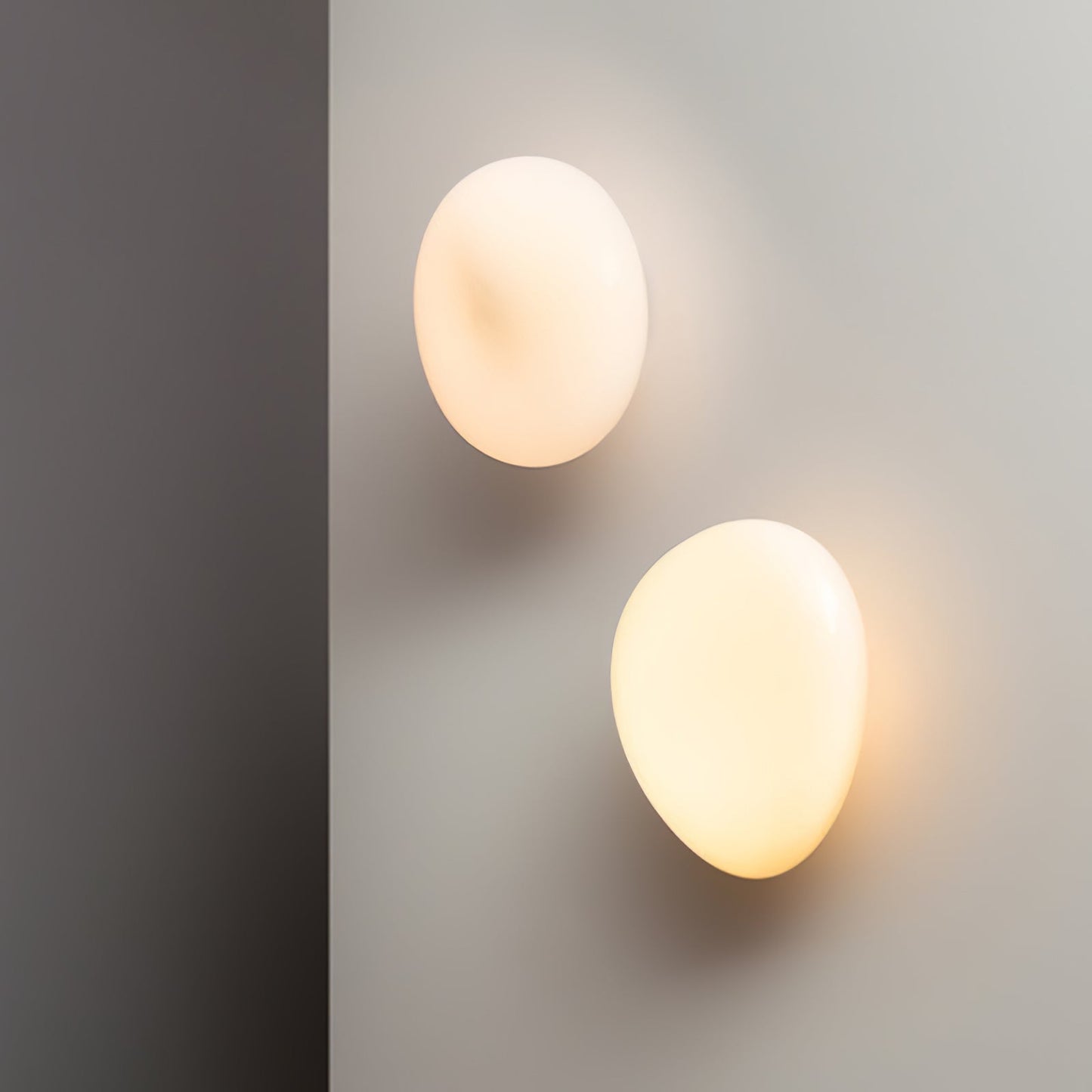 Elegant Bubble Glass Wall Lamp with Adjustable Brightness & Unique Des