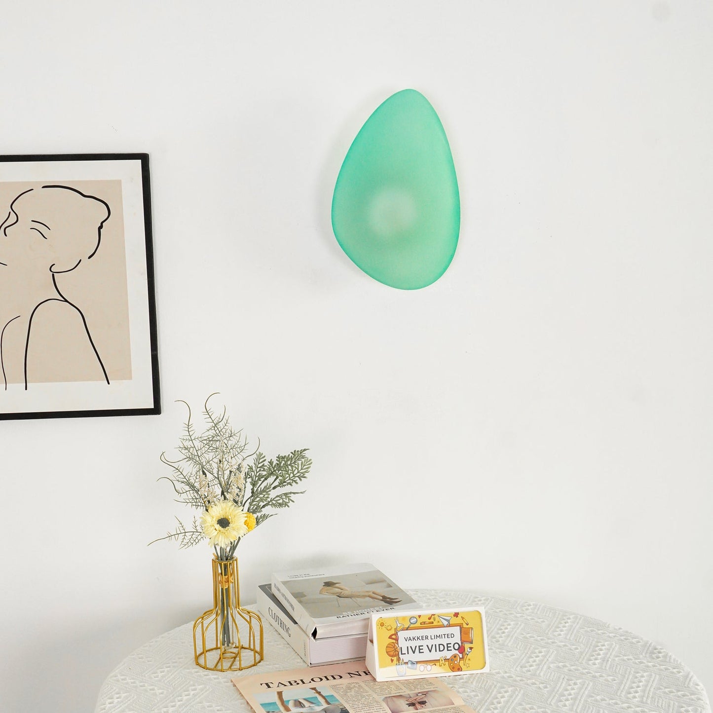 Elegant Bubble Glass Wall Lamp with Adjustable Brightness & Unique Des