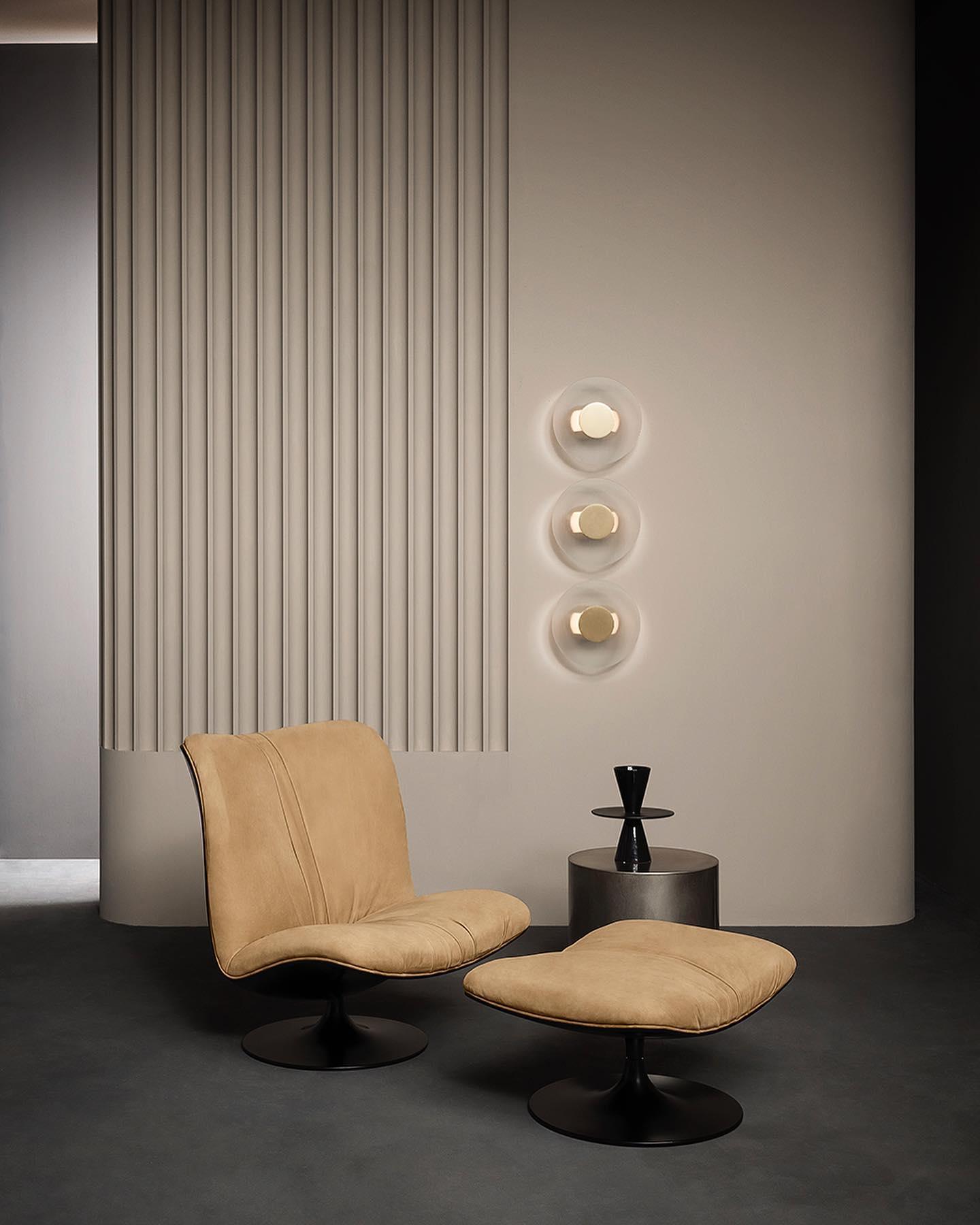 Modern Button Wall Lamp - Adjustable Brightness & Energy Efficient Des