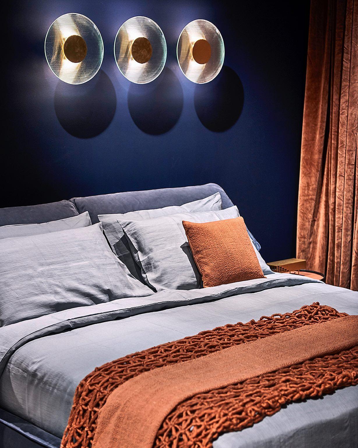 Modern Button Wall Lamp - Adjustable Brightness & Energy Efficient Des