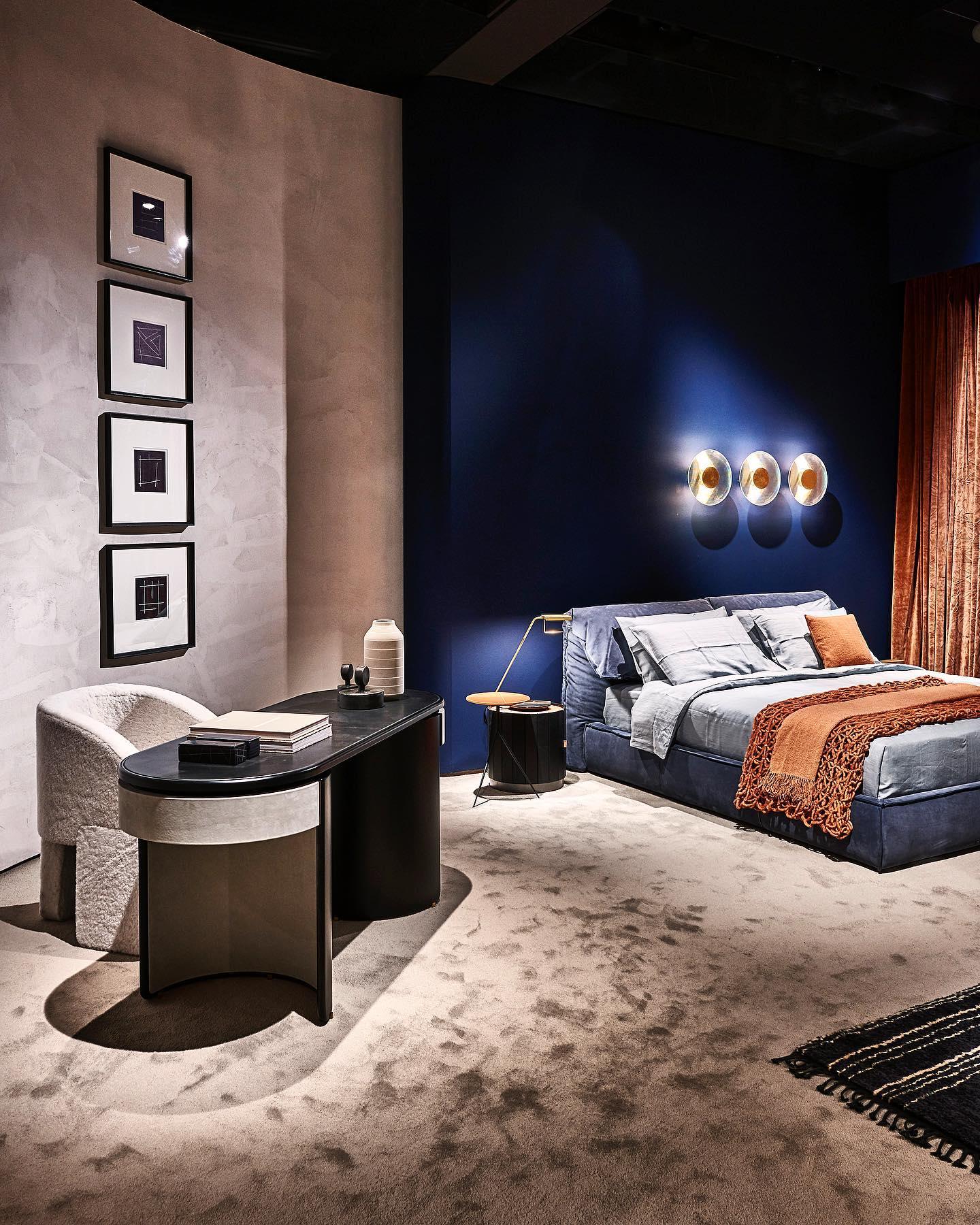 Modern Button Wall Lamp - Adjustable Brightness & Energy Efficient Des