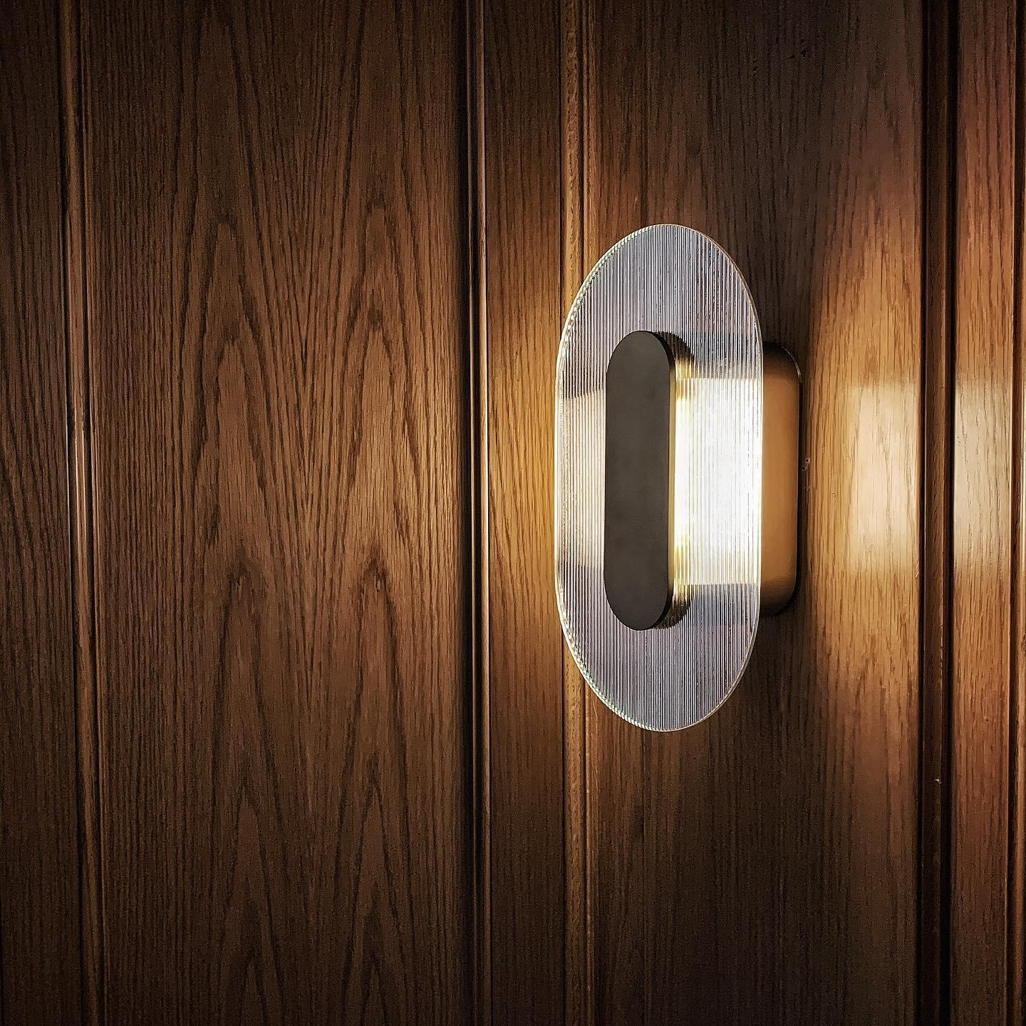 Modern Button Wall Lamp - Adjustable Brightness & Energy Efficient Des