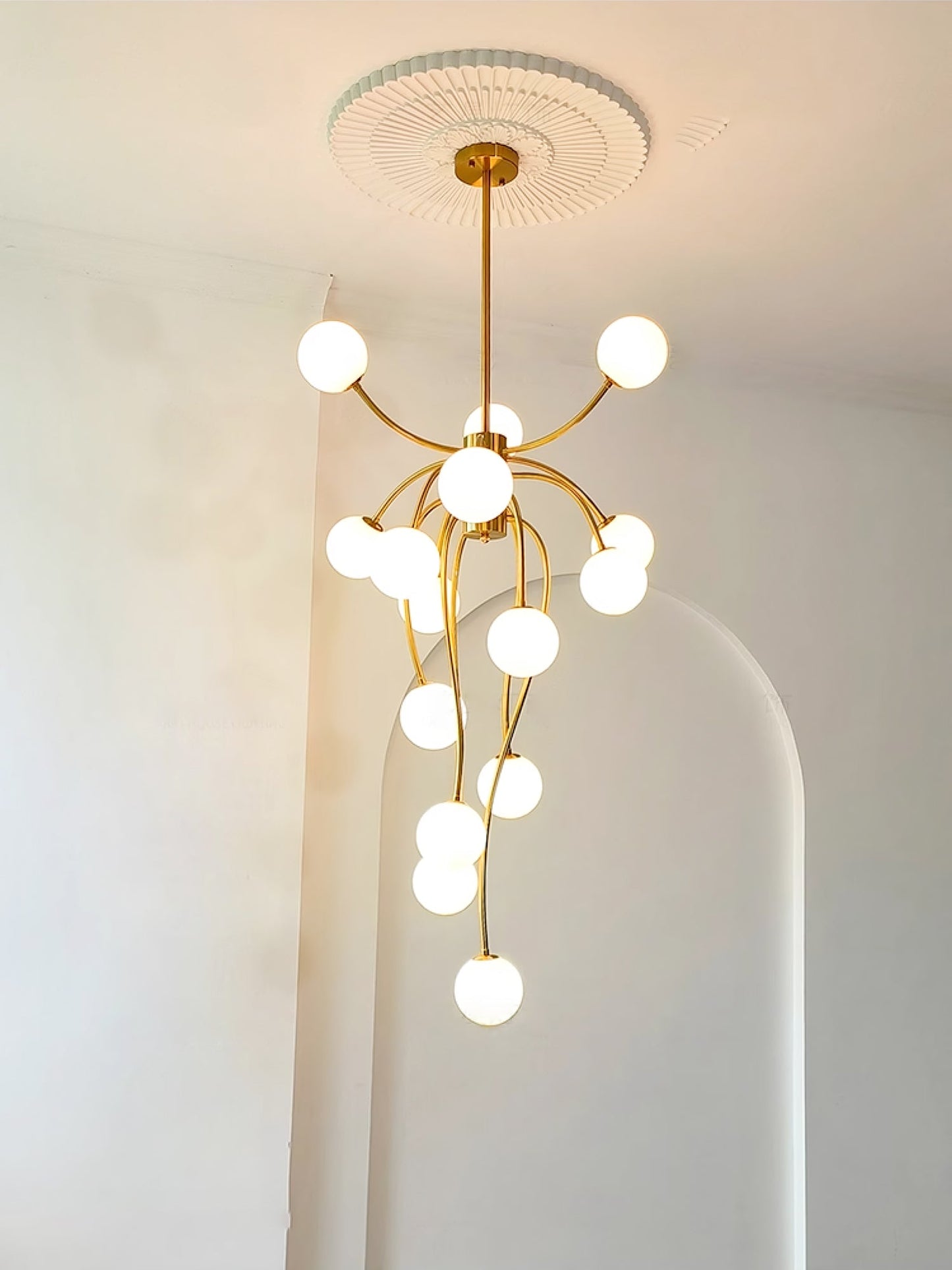 Caroline Chandelier - Elegant Crystal Design with Adjustable Height