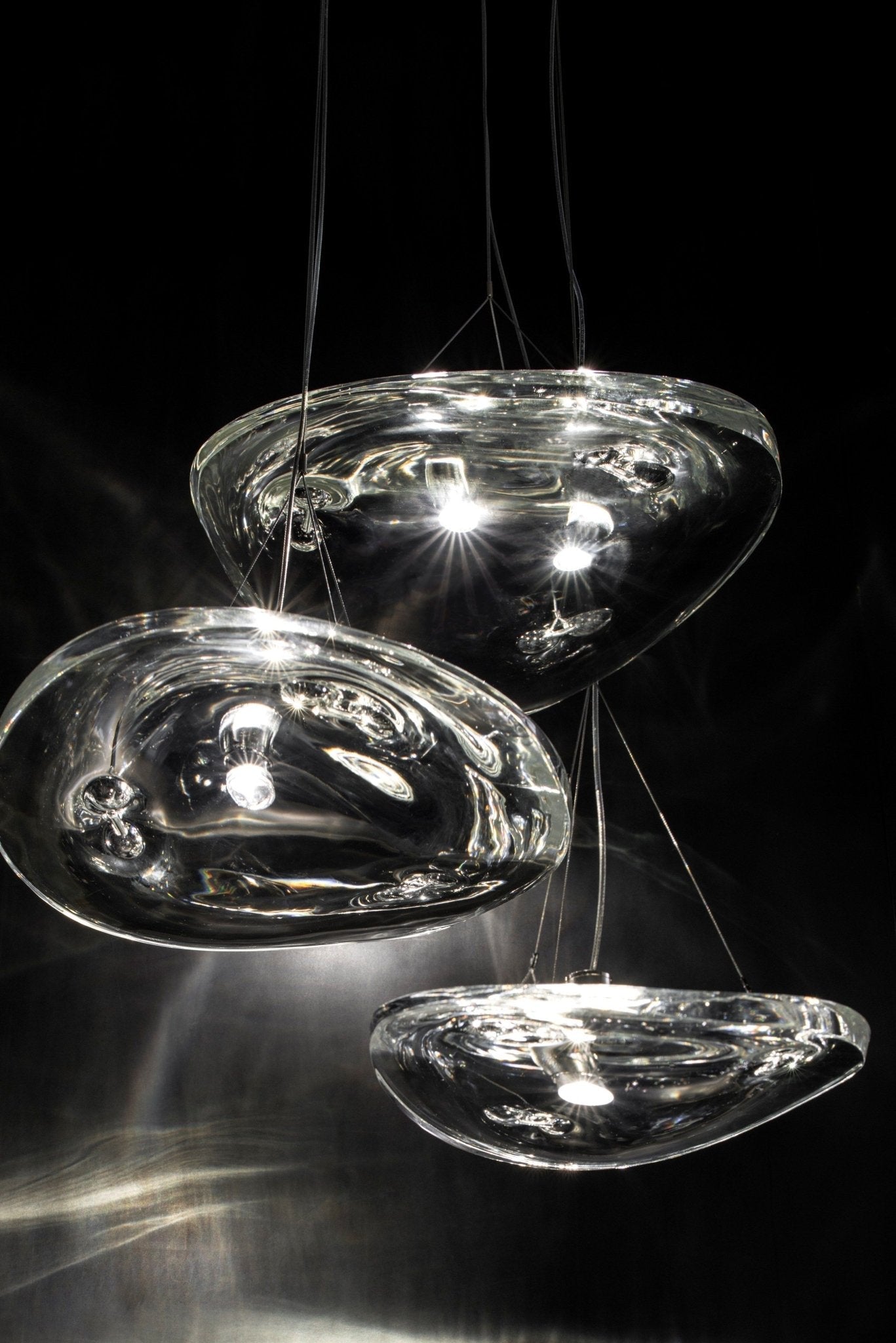 Manta Drift Chandelier - Modern Design with Adjustable Height & LED Li