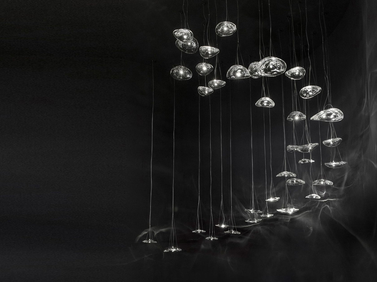 Manta Drift Chandelier - Modern Design with Adjustable Height & LED Li
