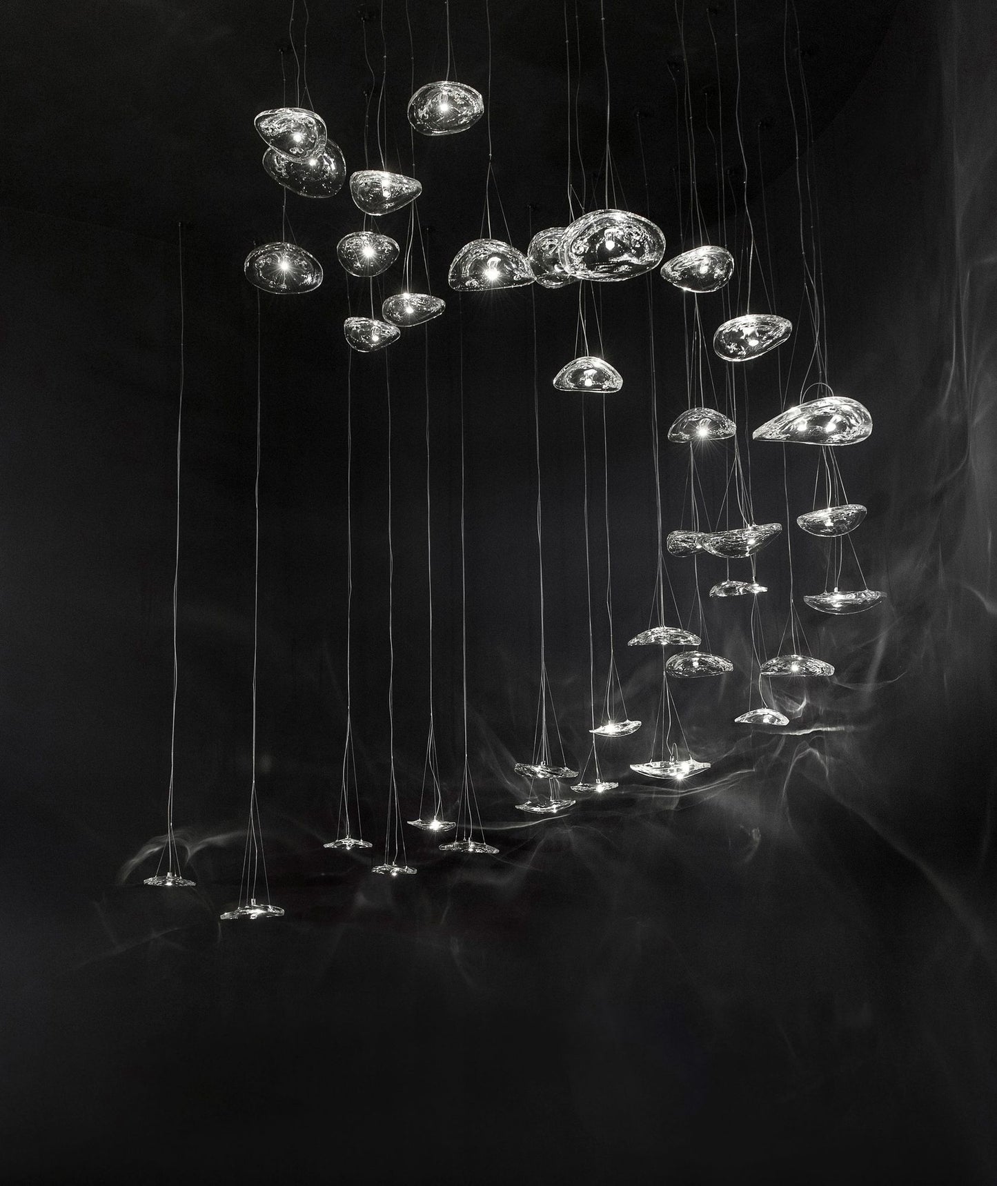 Manta Drift Chandelier - Modern Design with Adjustable Height & LED Li
