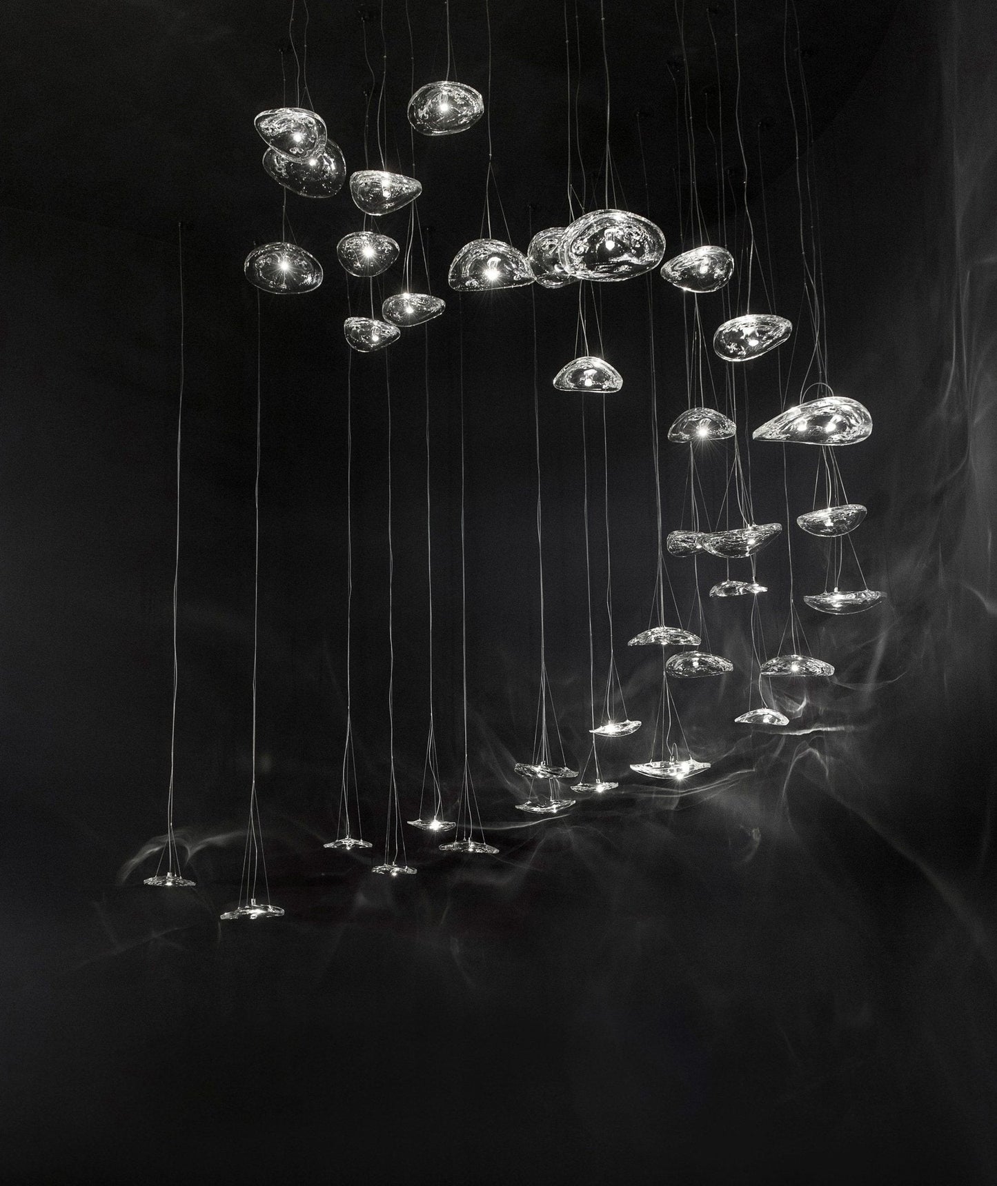 Manta Drift Chandelier - Modern Design with Adjustable Height & LED Li