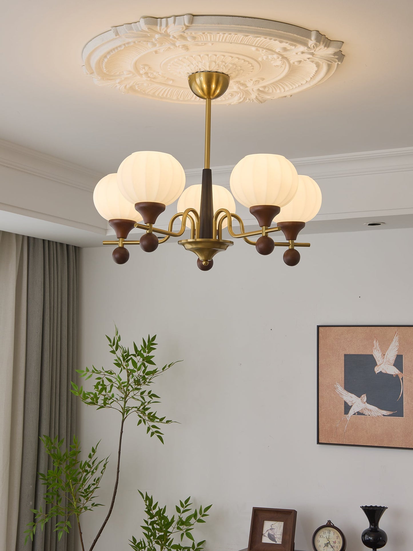 Ceylian Crystal Chandelier - Elegant Lighting with Adjustable Brightne