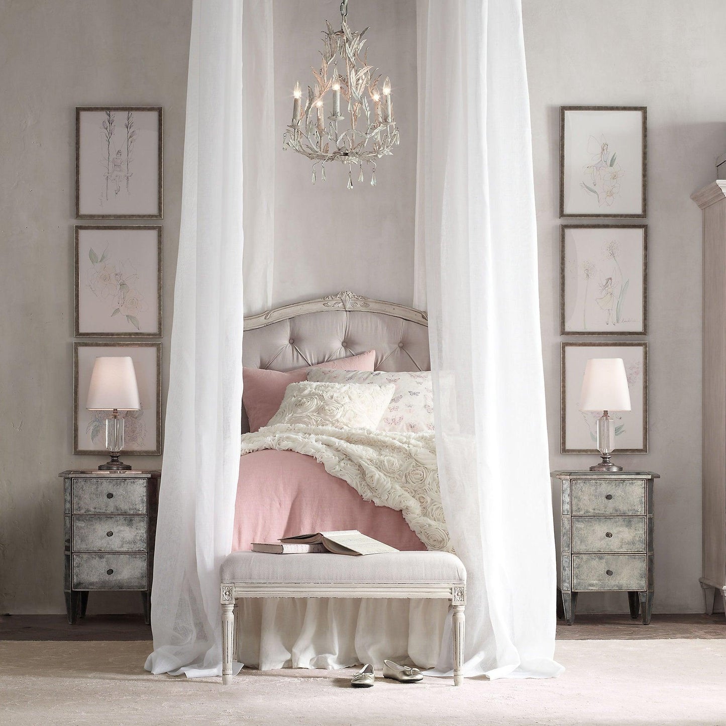 Circeo 5-Light Chandelier with Adjustable Height and Modern Elegance
