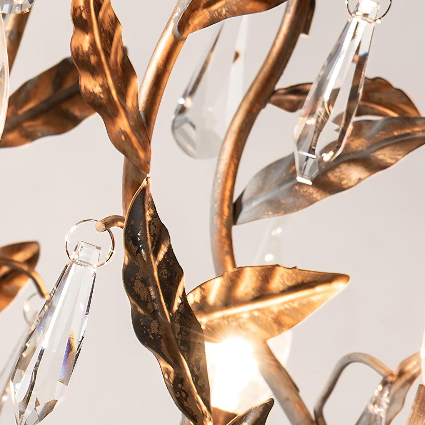 Circeo 5-Light Chandelier with Adjustable Height and Modern Elegance