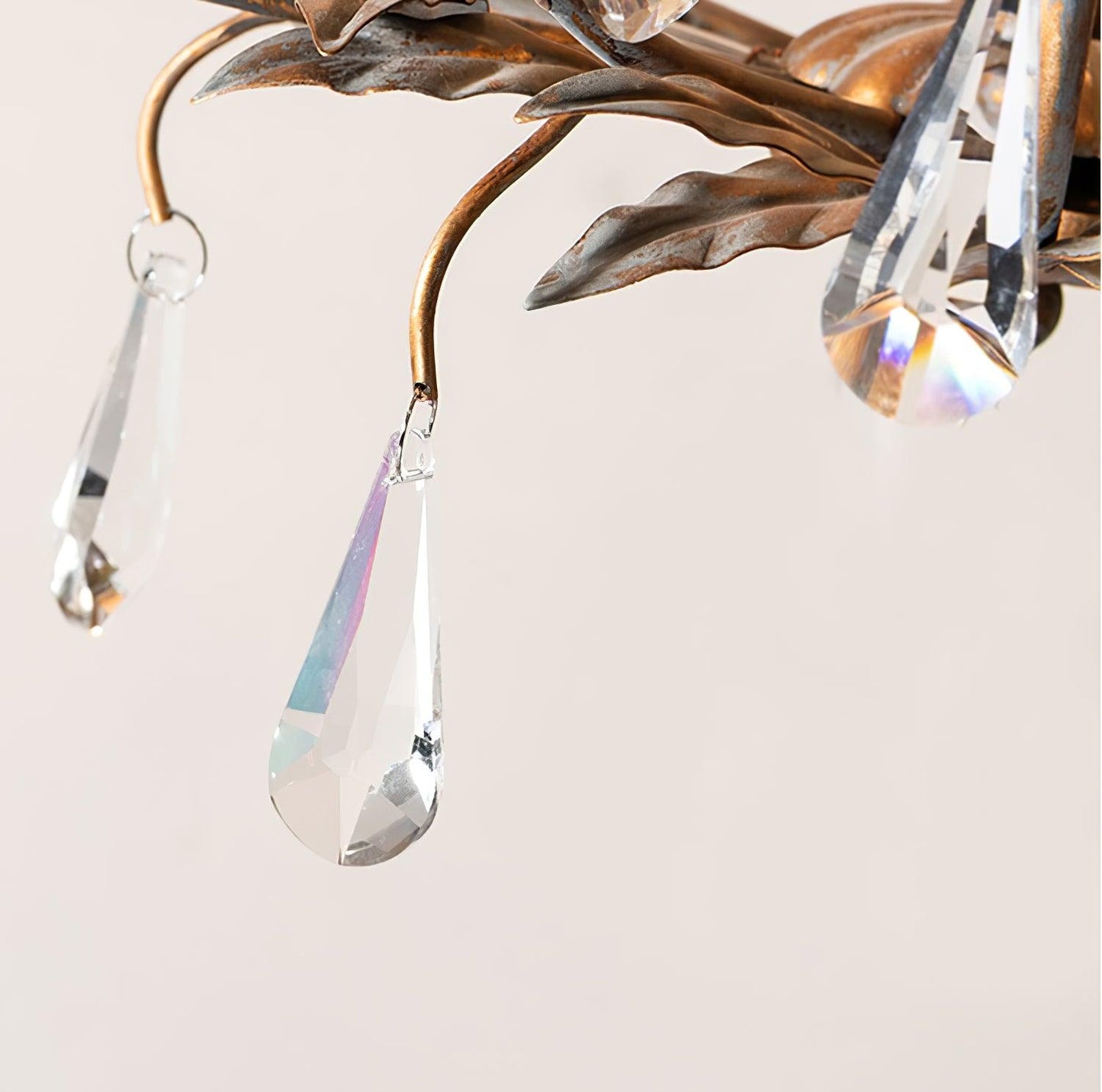 Circeo 5-Light Chandelier with Adjustable Height and Modern Elegance