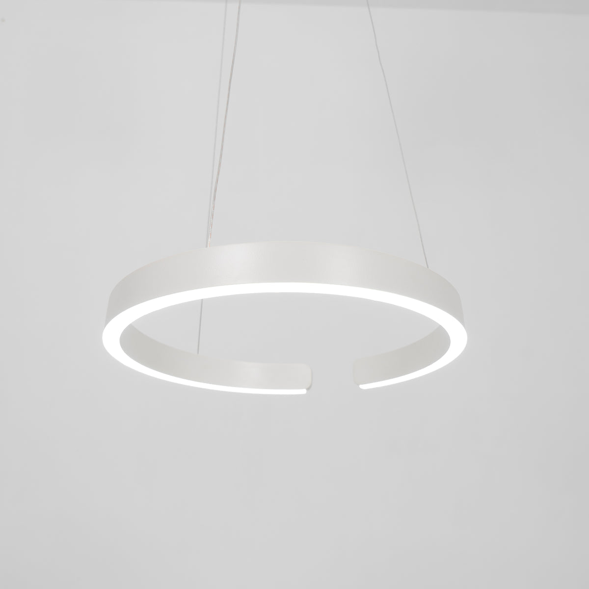Modern Circular Chandelier - Adjustable LED Lighting & Dimmable Featur