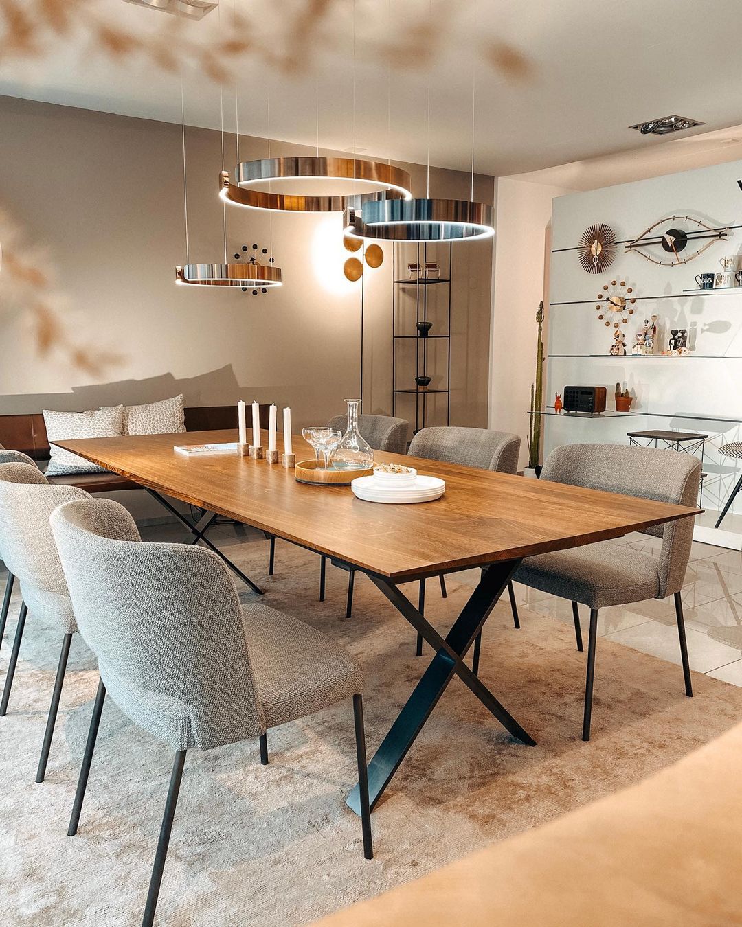 Modern Circular Chandelier - Adjustable LED Lighting & Dimmable Featur