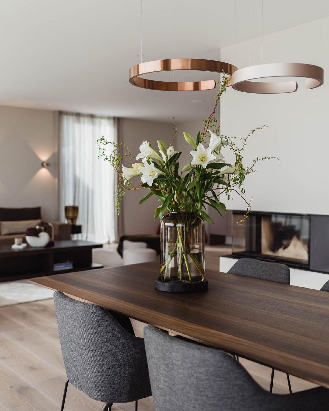 Modern Circular Chandelier - Adjustable LED Lighting & Dimmable Featur