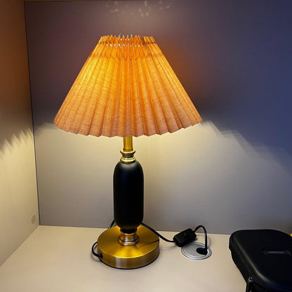 Elegant Classic Antique Table Lamp with Adjustable Brightness & Decora
