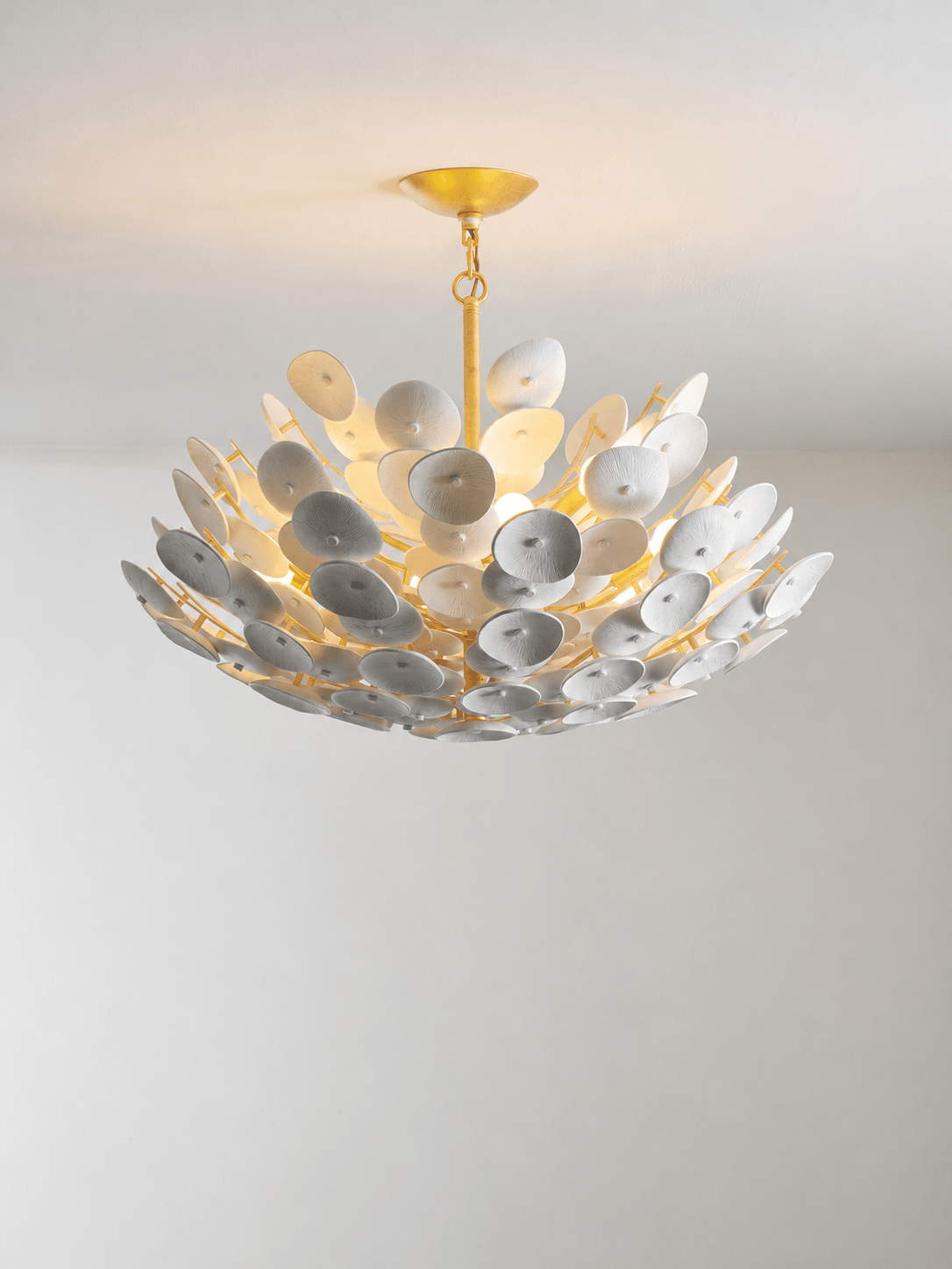 Coconut Disc Chandelier - Eco-Friendly Design with Adjustable Height