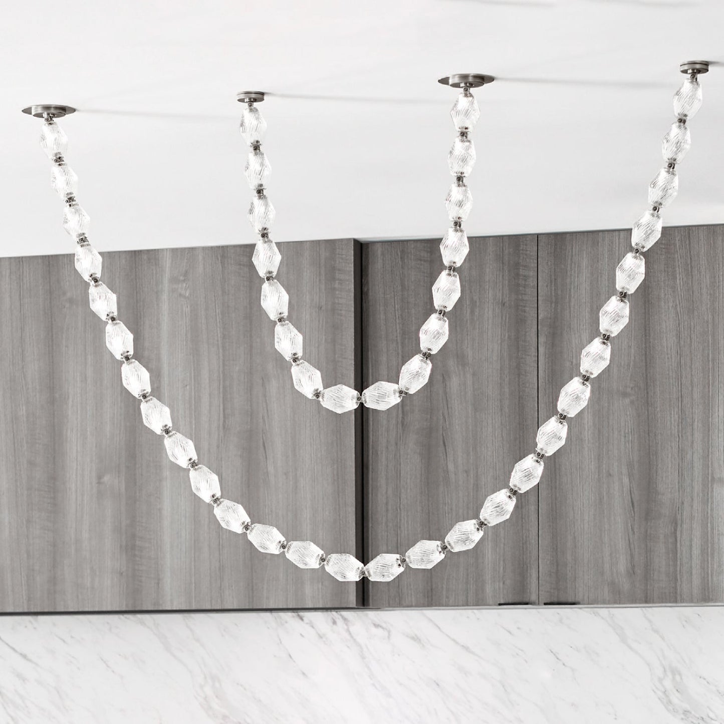 Riviere Chain Chandelier - Elegant Design, Adjustable Height, LED Comp