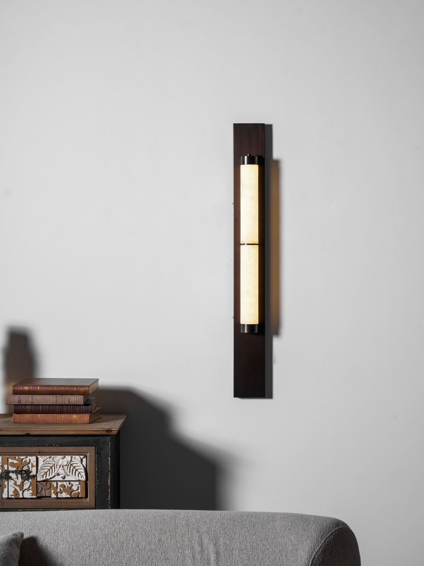 Columnar Alabaster Sconce - Elegant Wall Light with Warm Glow & Durabl