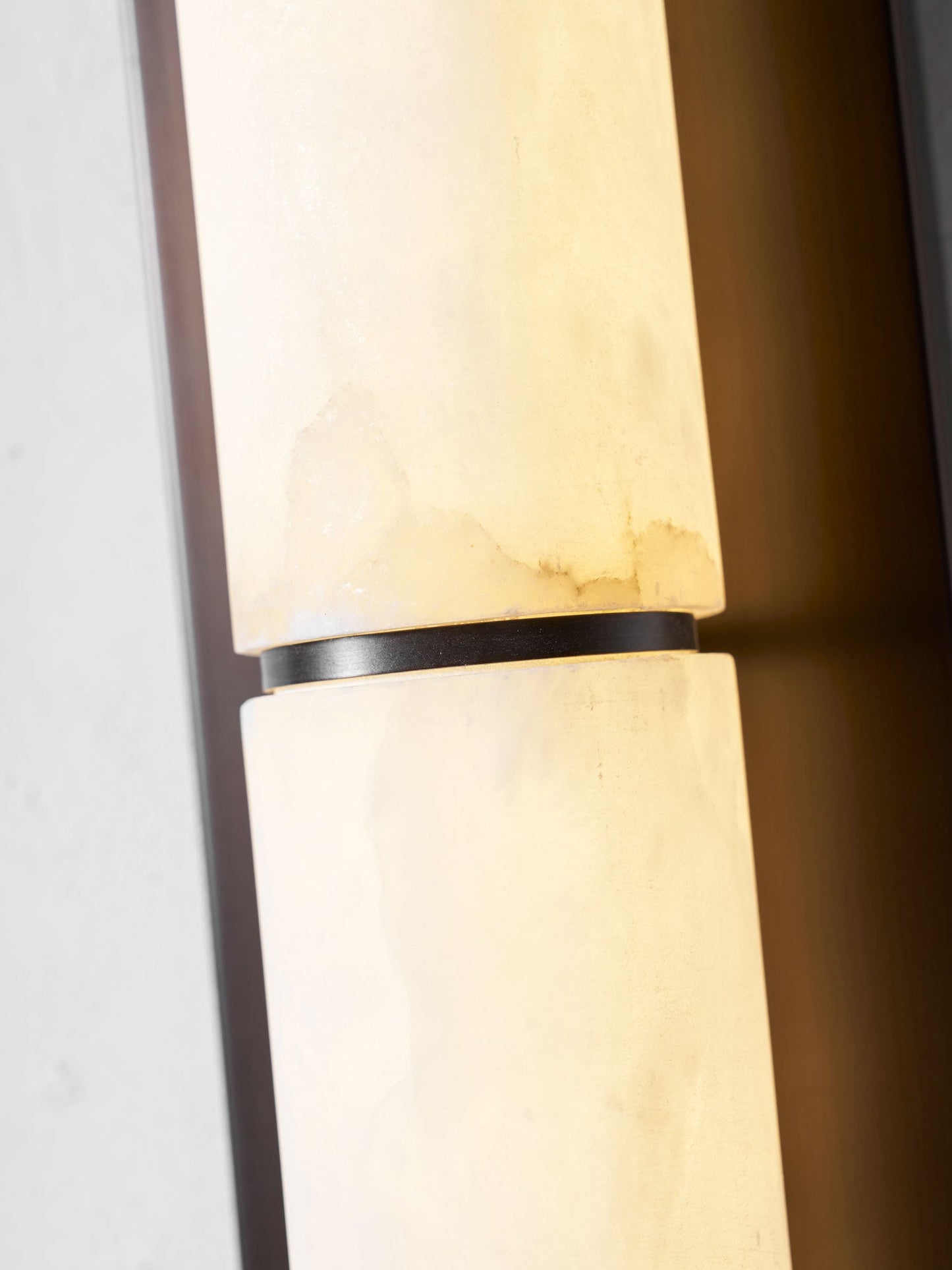 Columnar Alabaster Sconce - Elegant Wall Light with Warm Glow & Durabl